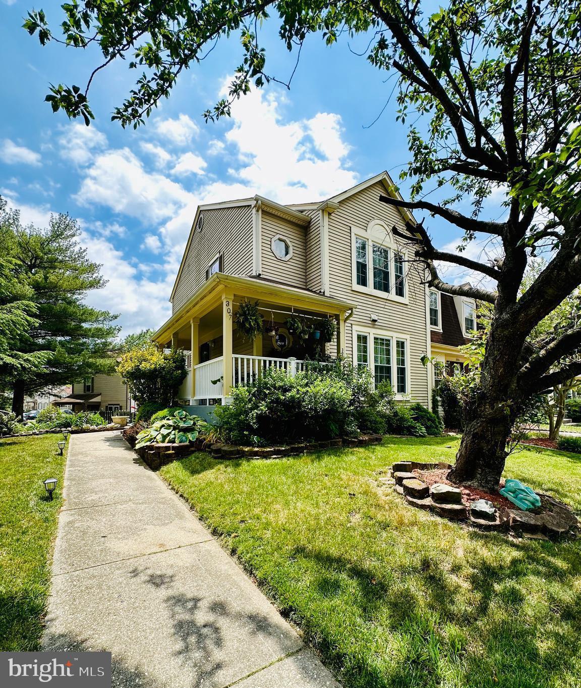 THE MEADOWS OF MANOR FARMS - Residential