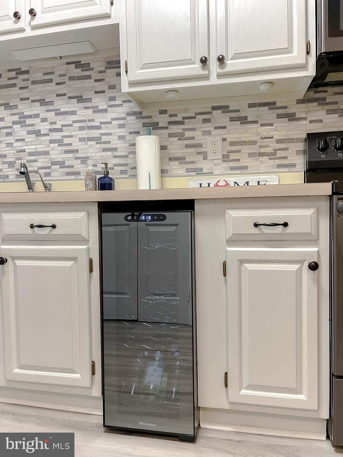 MILL CREEK CONDOMINIUMS - Residential