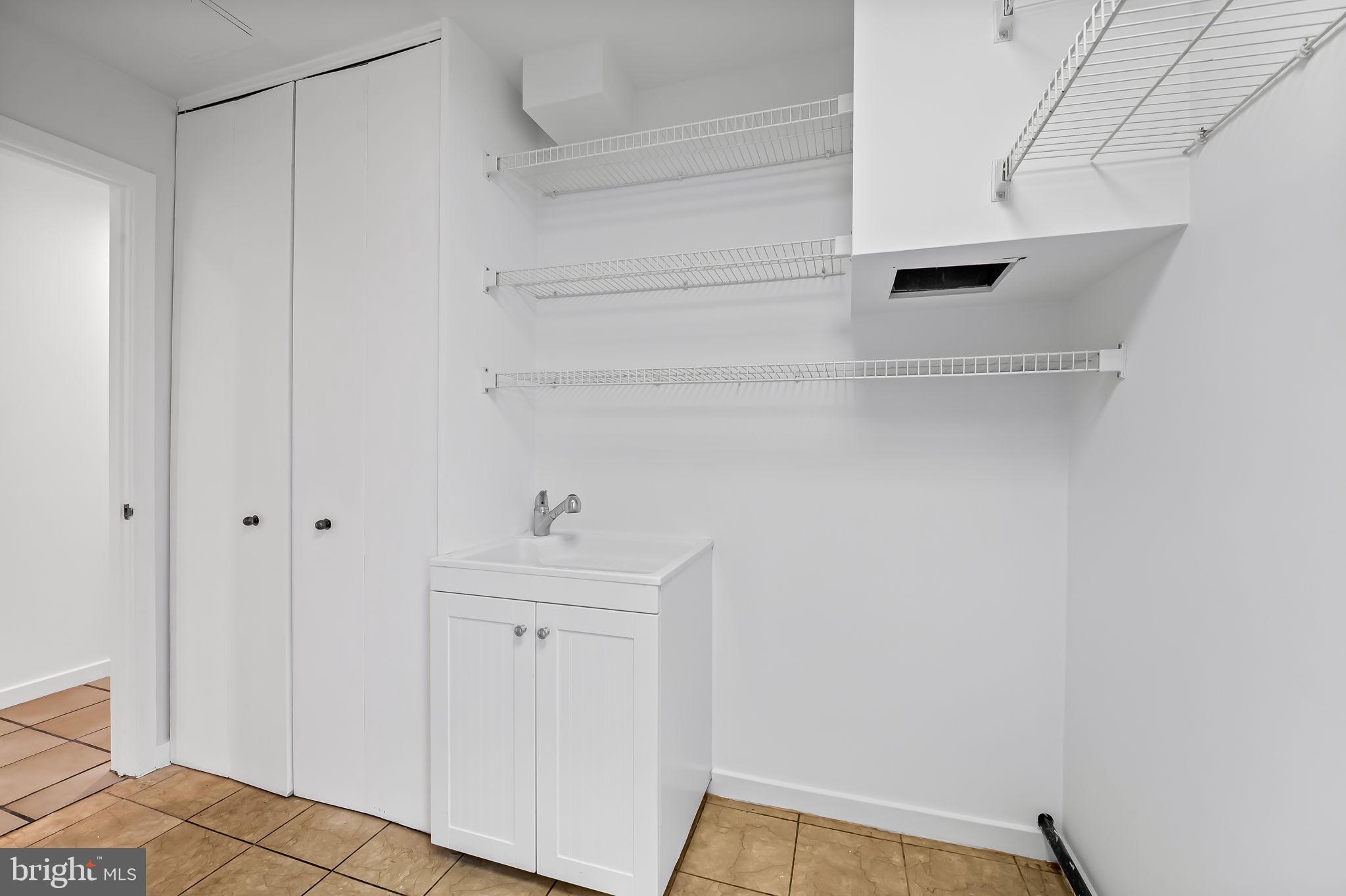 REGENCY PARK - Residential