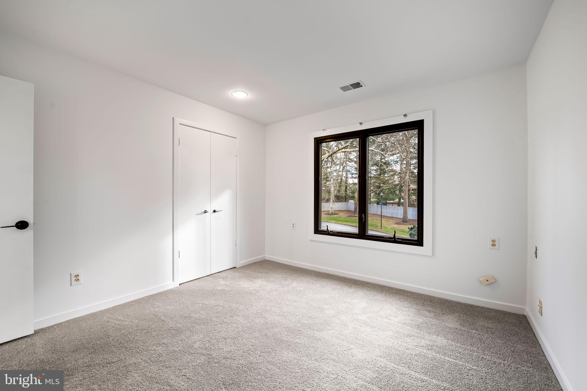 REGENCY PARK - Residential