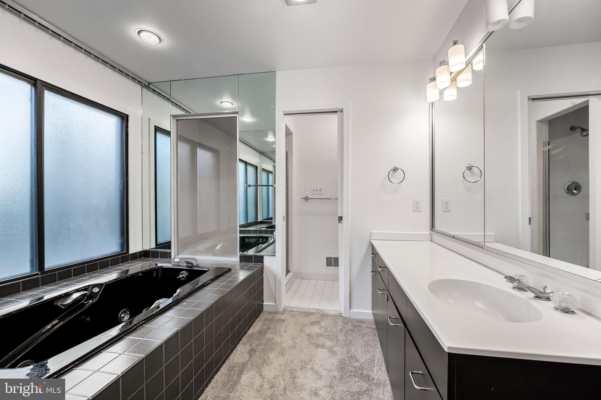 REGENCY PARK - Residential