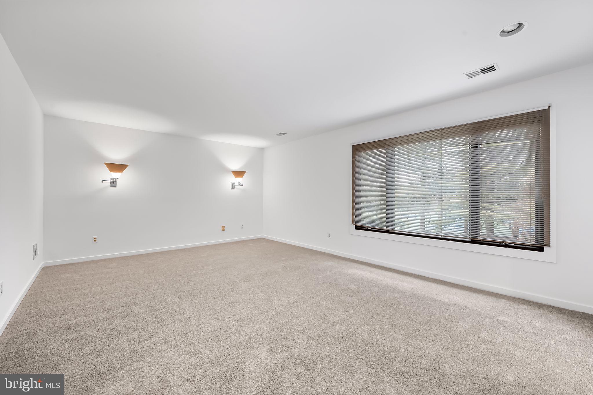 REGENCY PARK - Residential