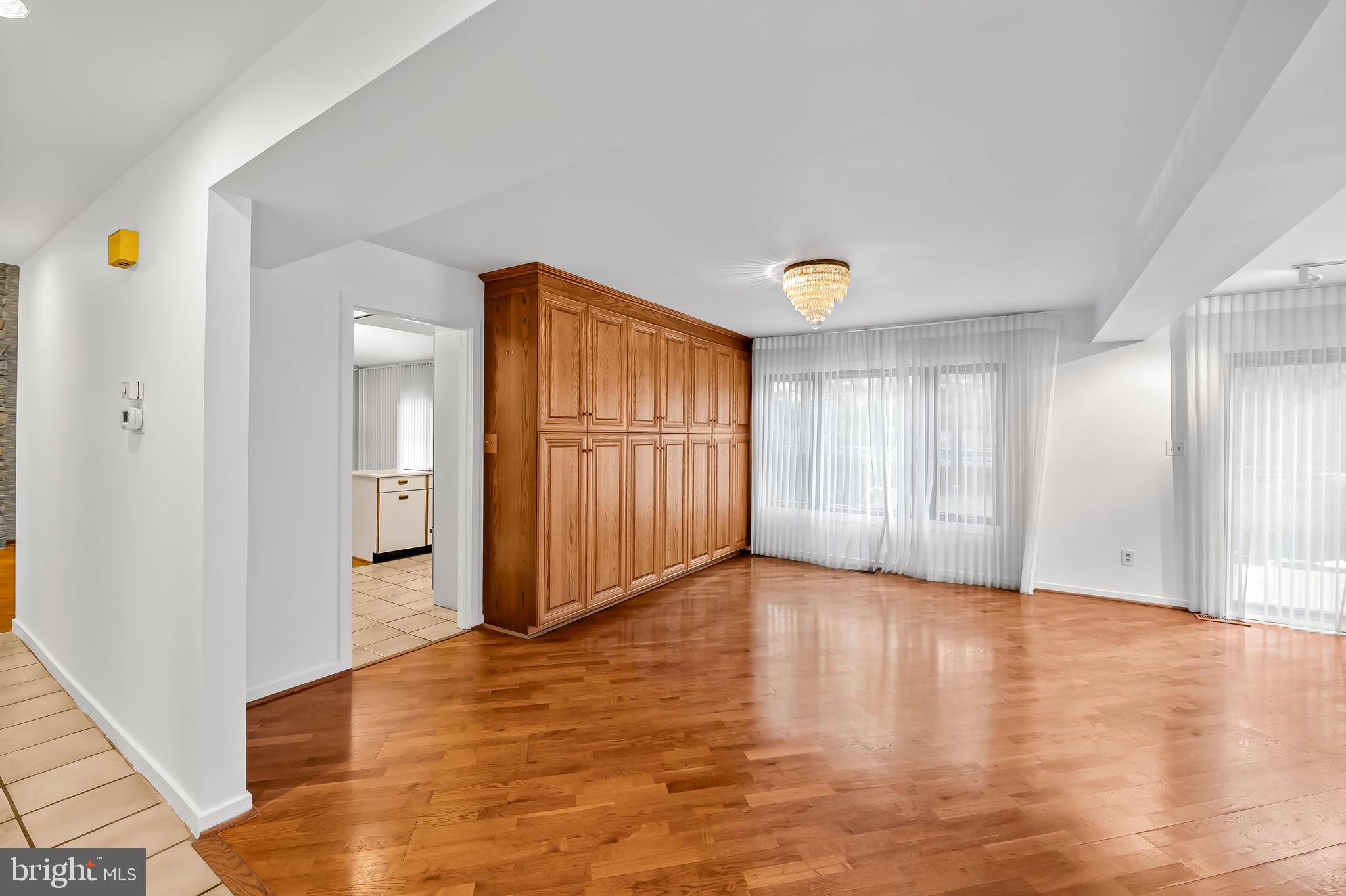 REGENCY PARK - Residential