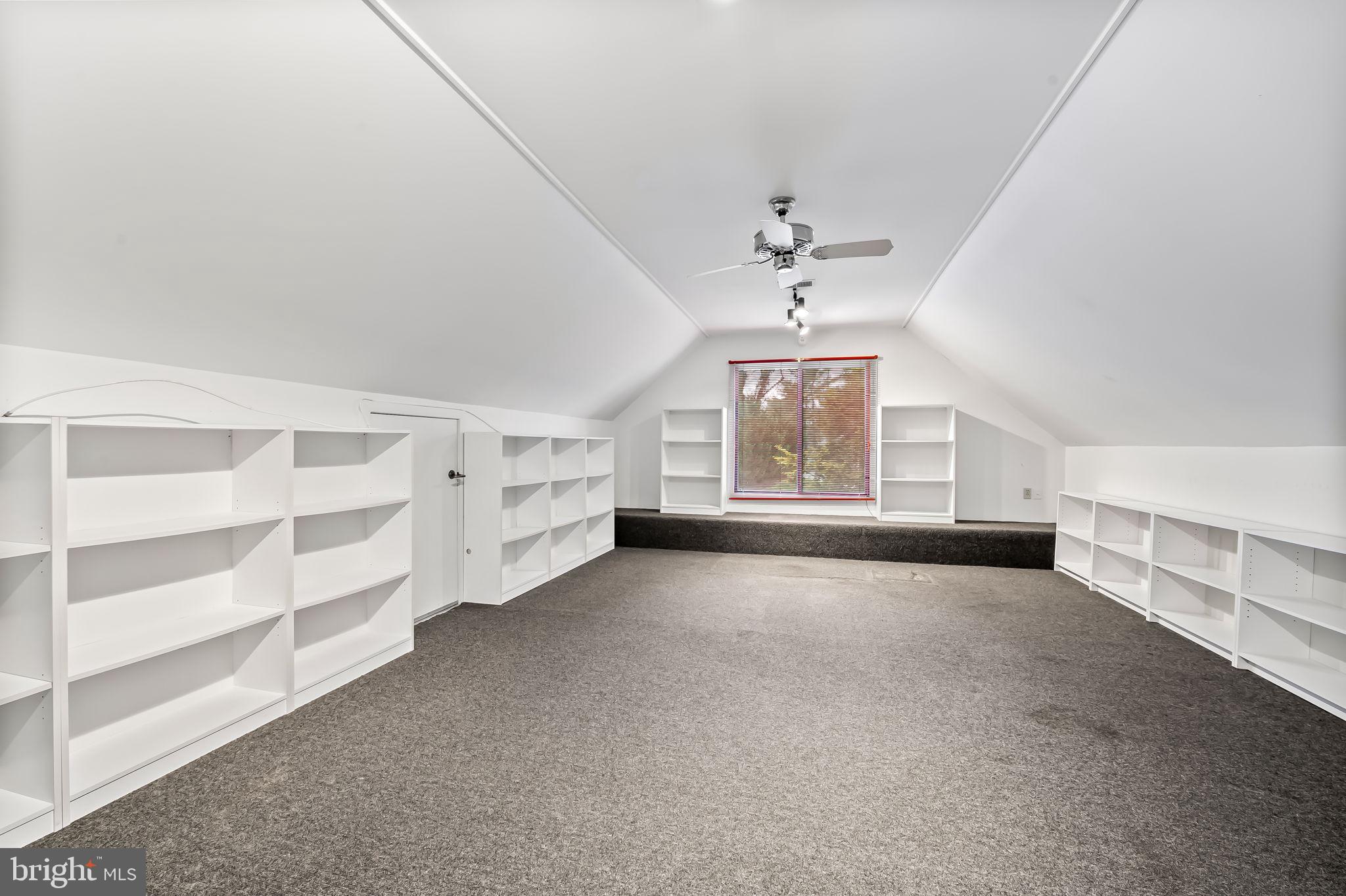 REGENCY PARK - Residential