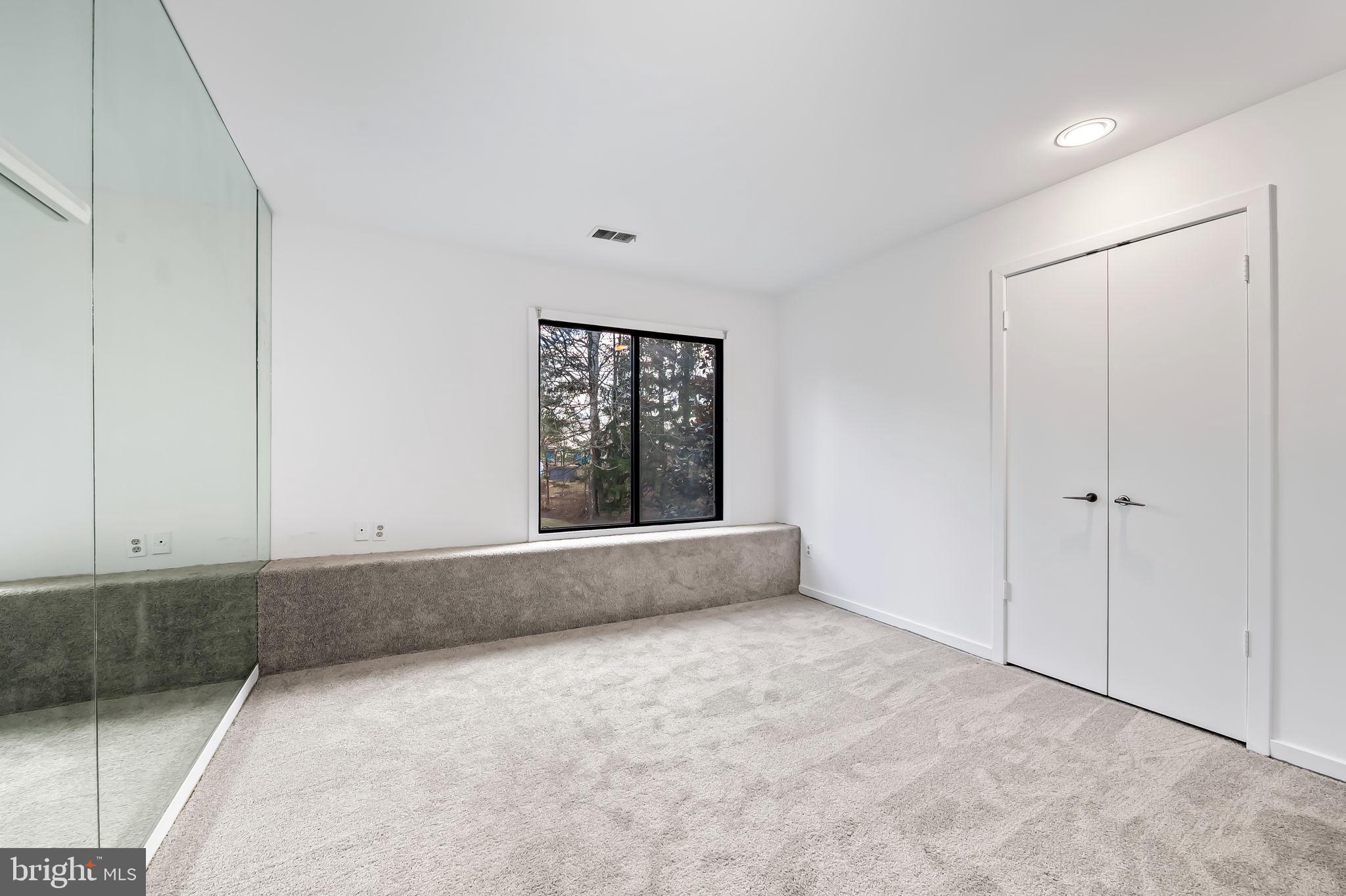 REGENCY PARK - Residential