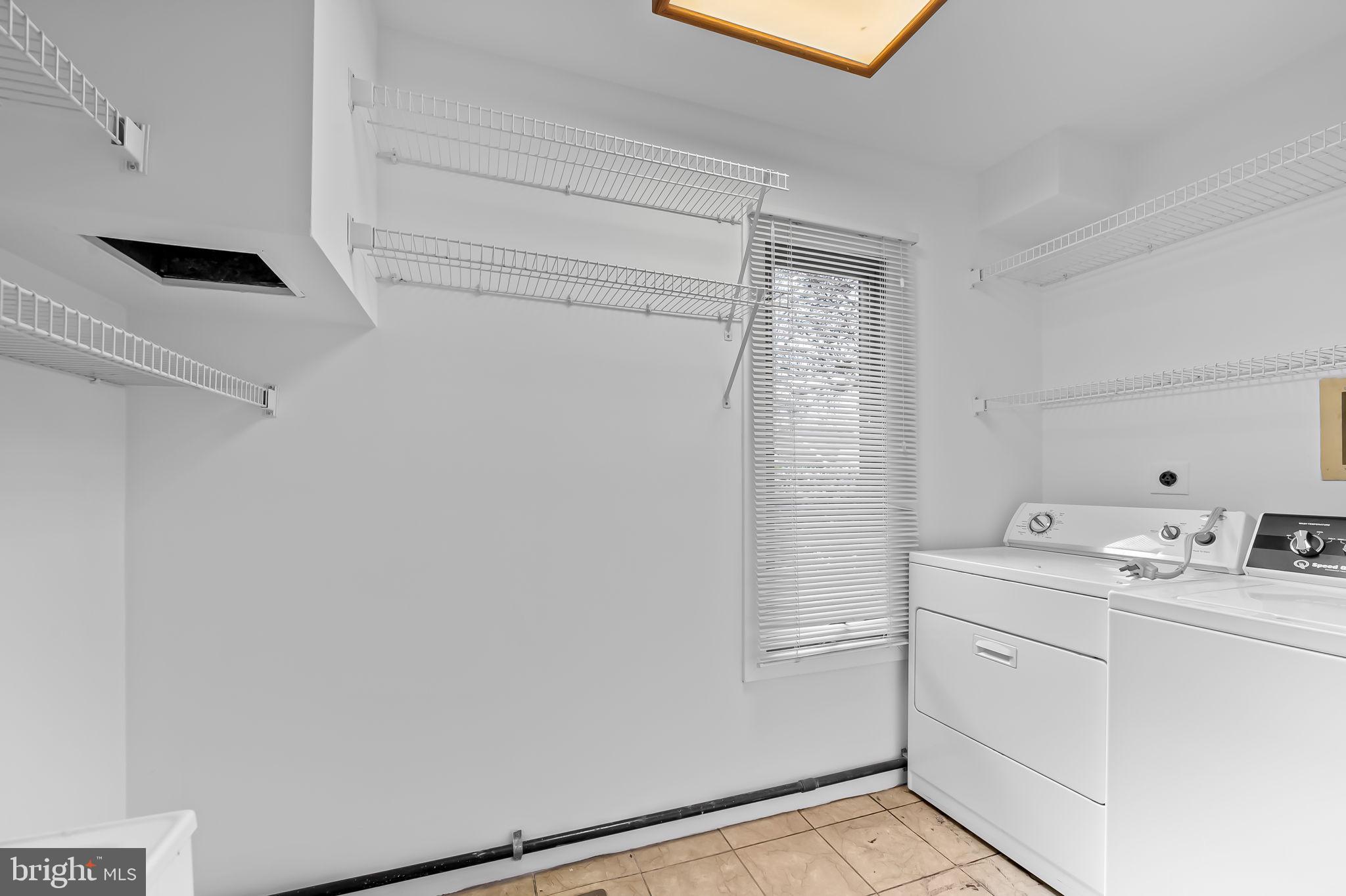 REGENCY PARK - Residential