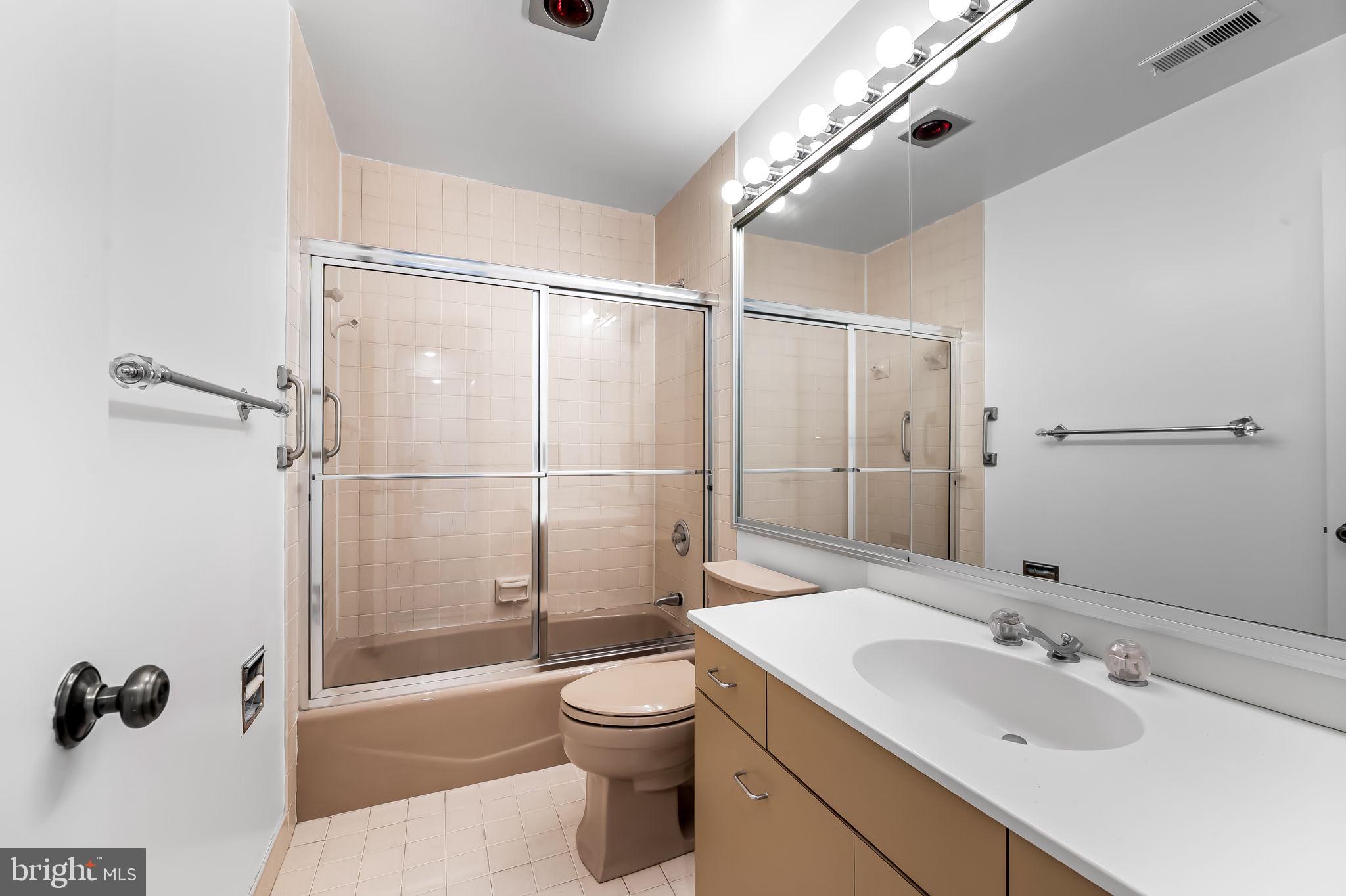 REGENCY PARK - Residential