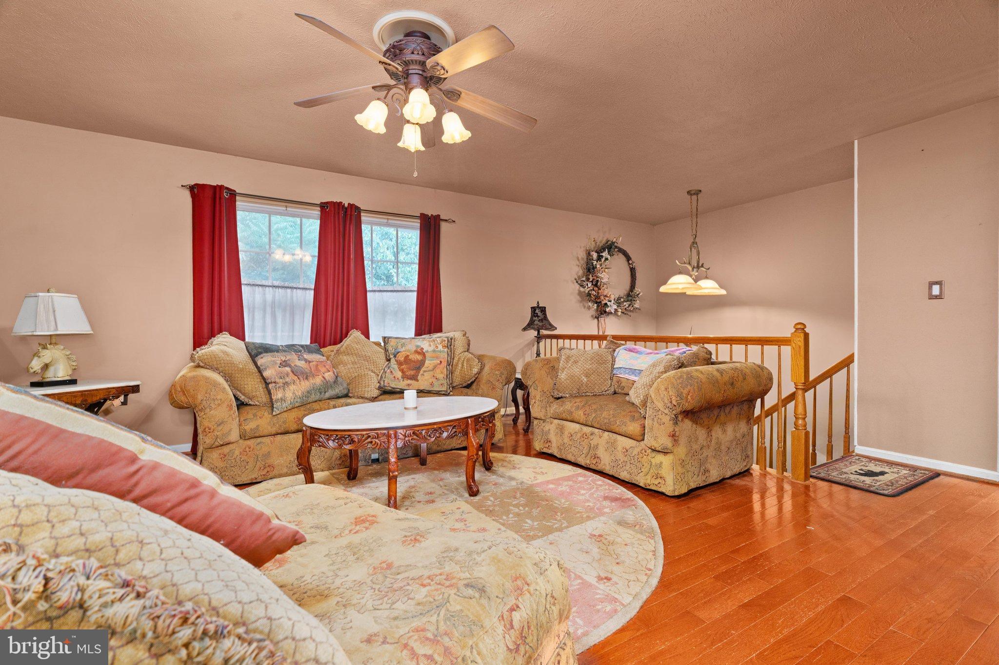 159 DEER HOLLOW LANE