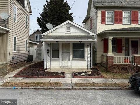 14 CHARLES STREET HANOVER PA 17331