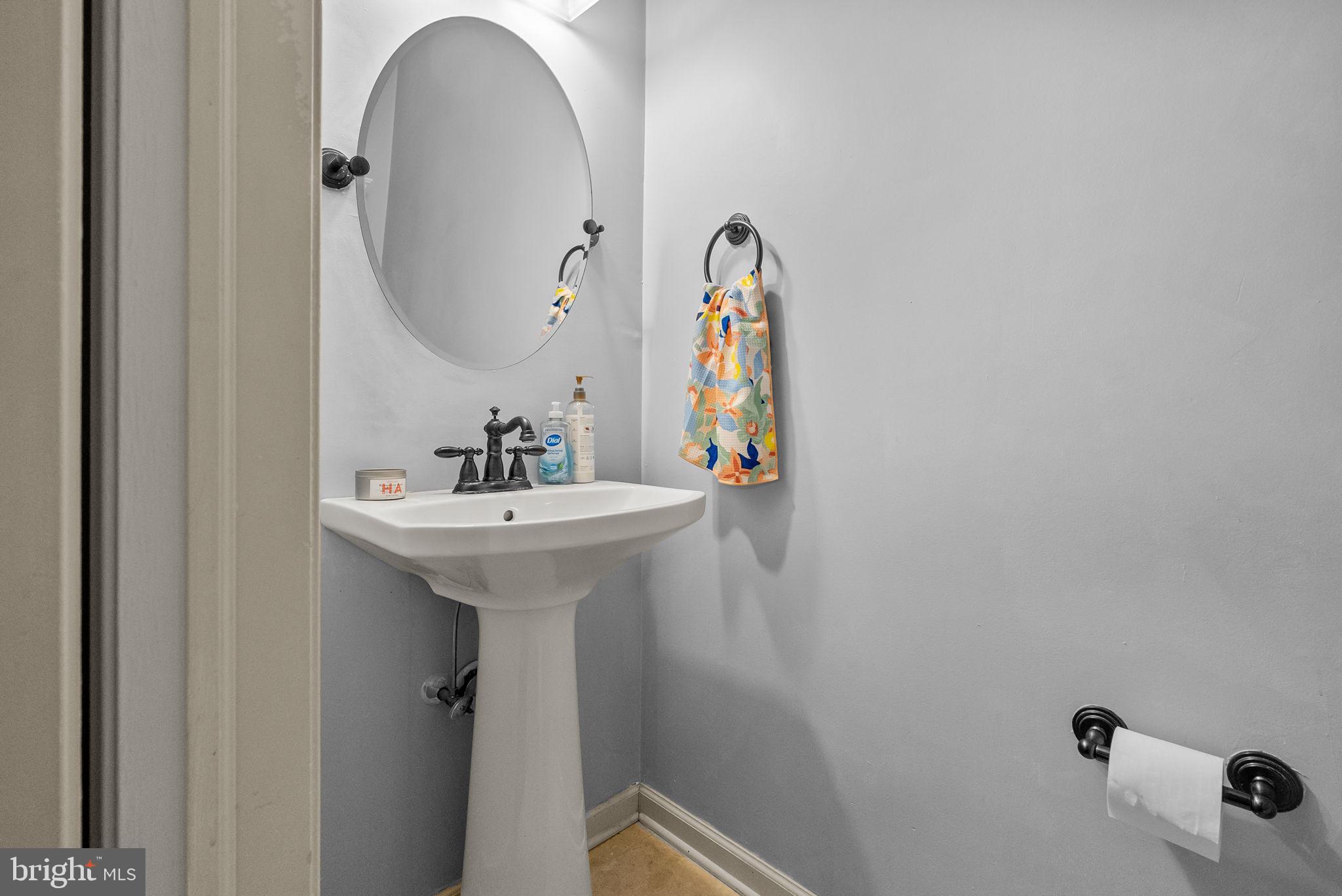 VILLAGE SHIRES - Residential