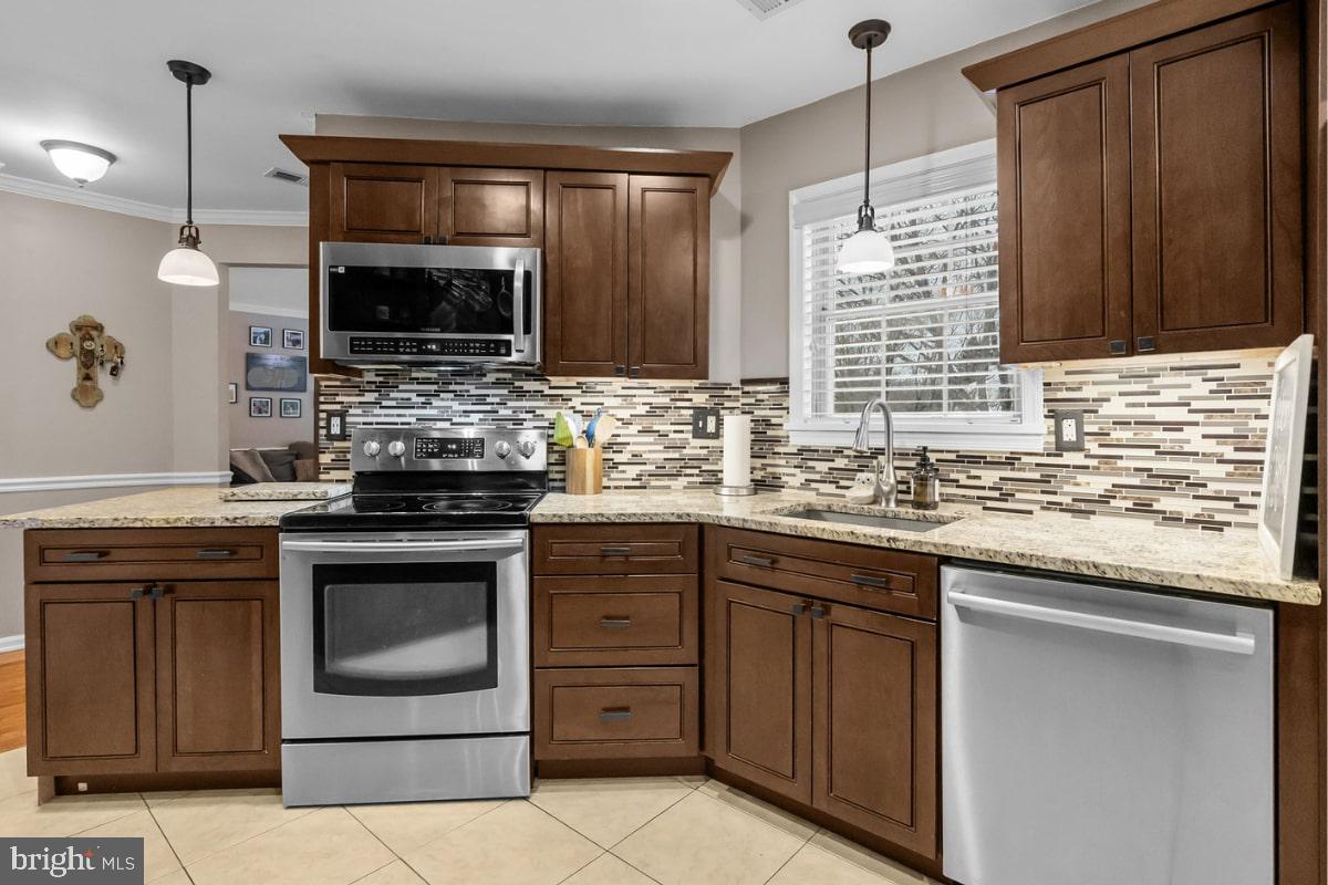 VILLAGE SHIRES - Residential