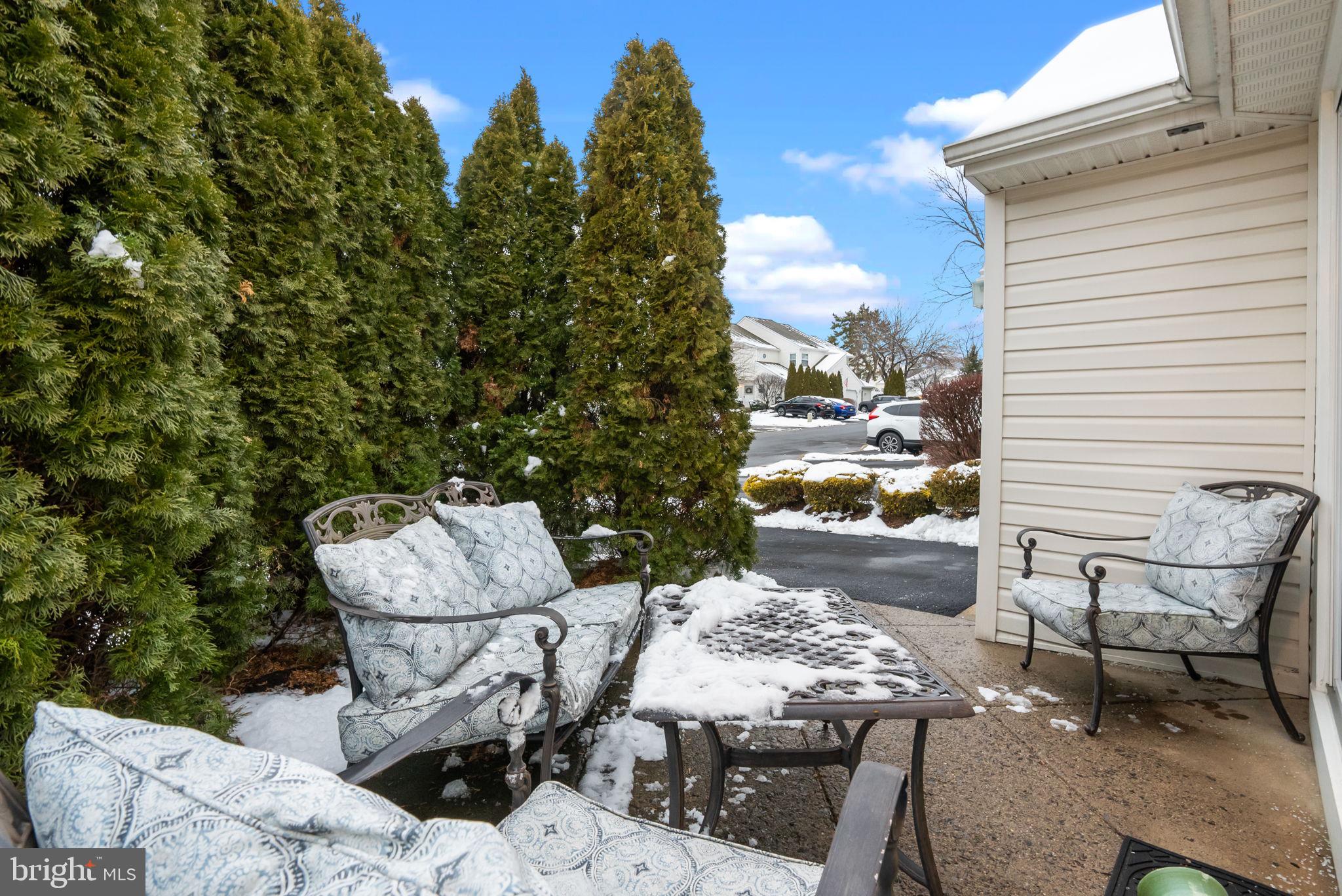 VILLAGE SHIRES - Residential