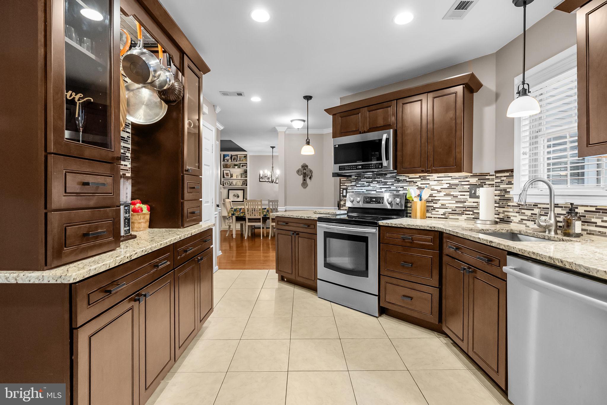 VILLAGE SHIRES - Residential