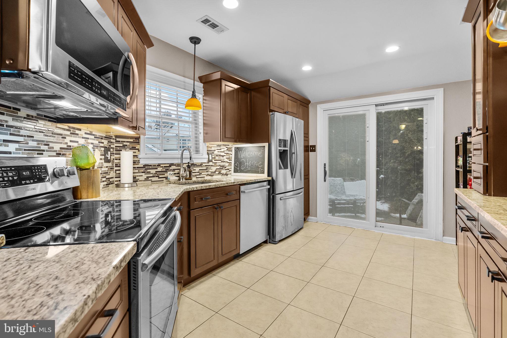 VILLAGE SHIRES - Residential