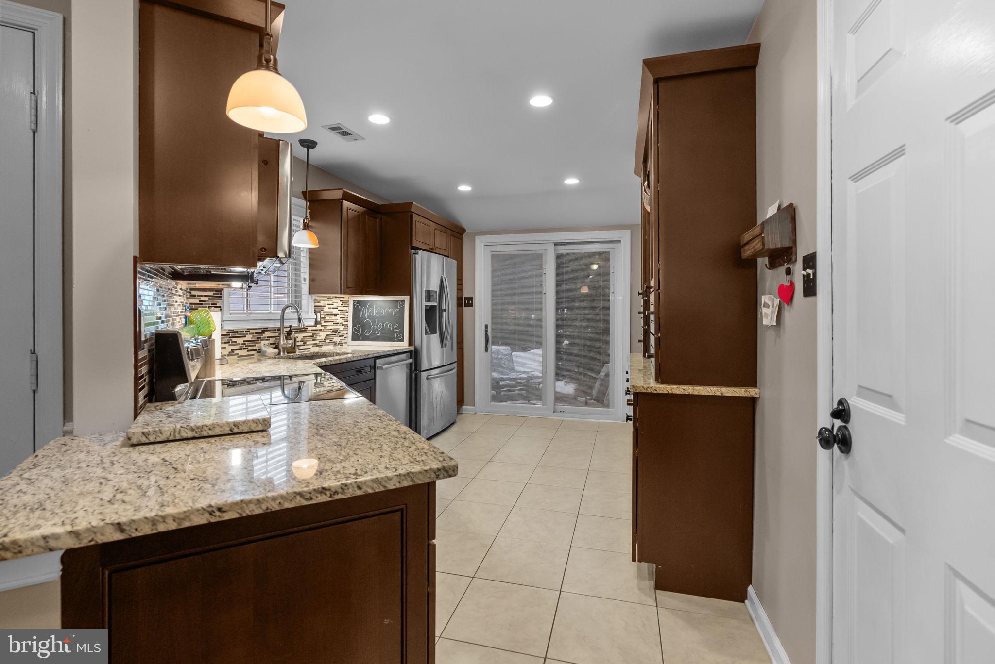 VILLAGE SHIRES - Residential