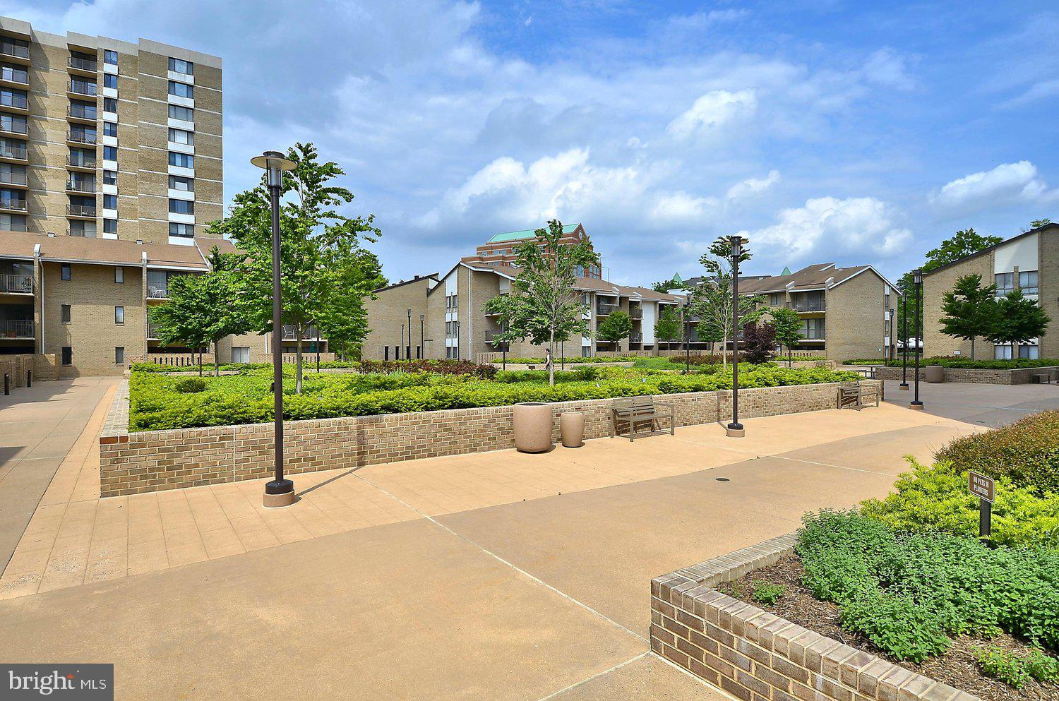 AMERICANA CENTRE - Residential
