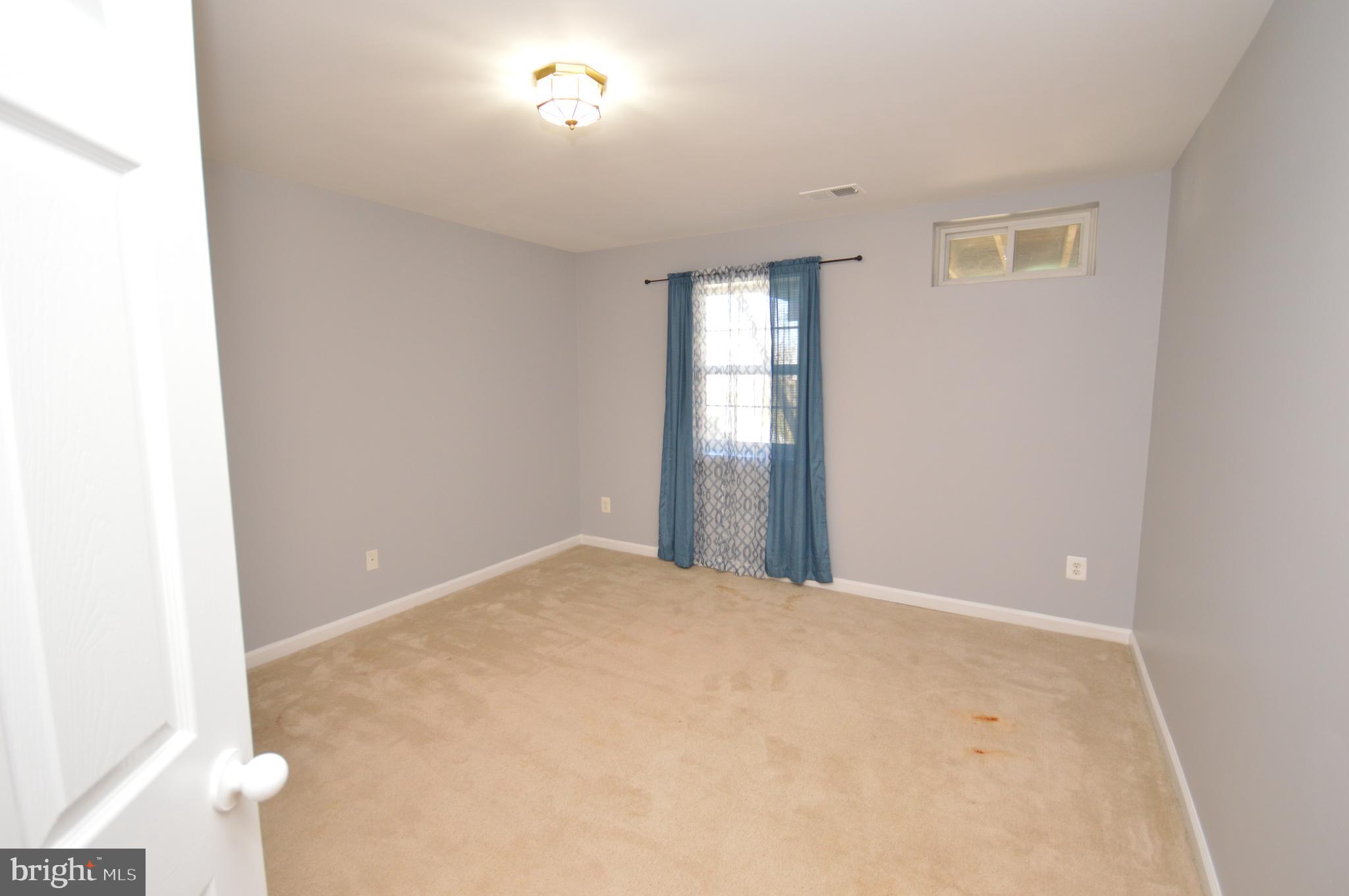 CARRIAGE HILL AT FALLS - Residential Lease