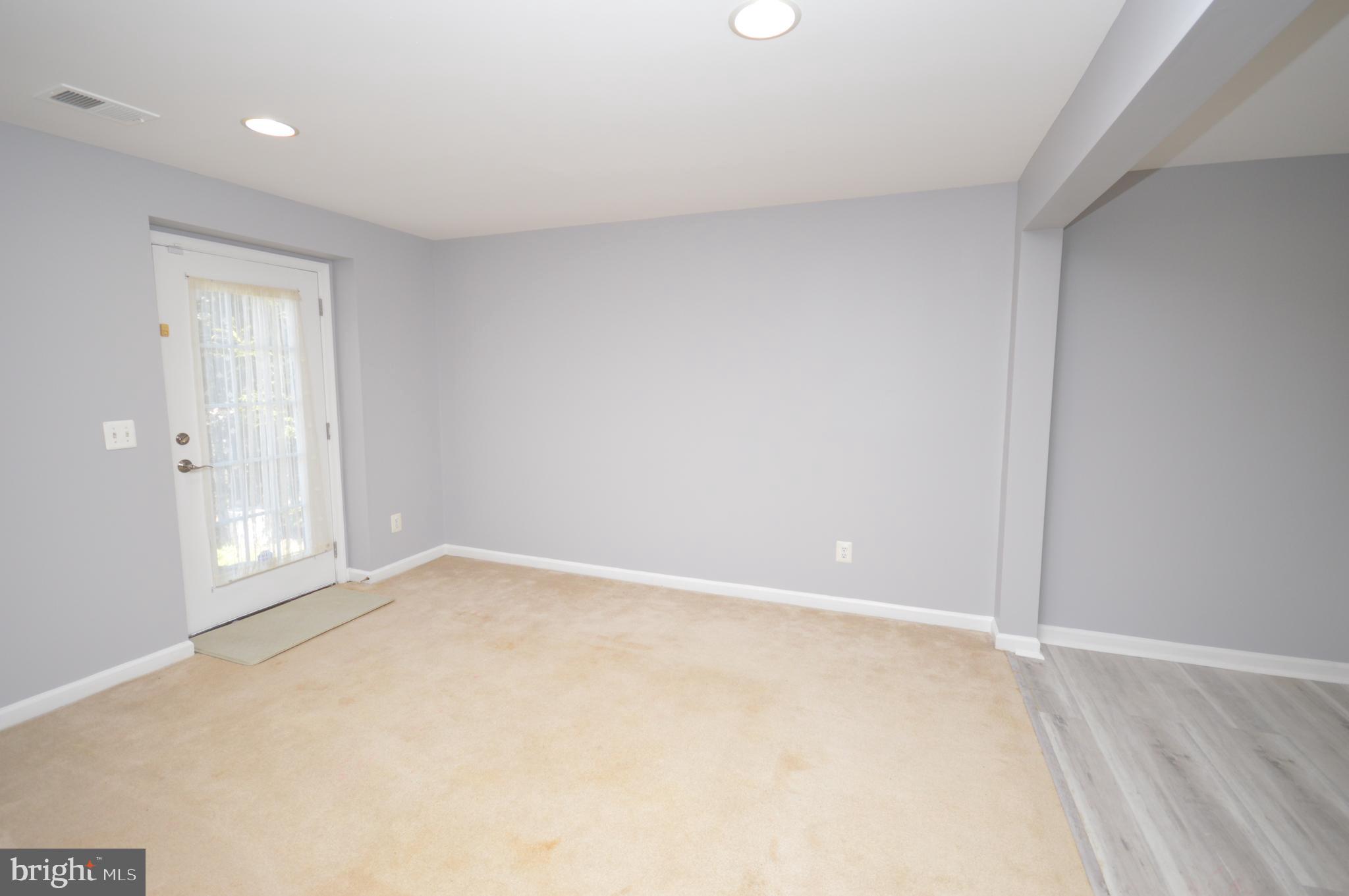 CARRIAGE HILL AT FALLS - Residential Lease