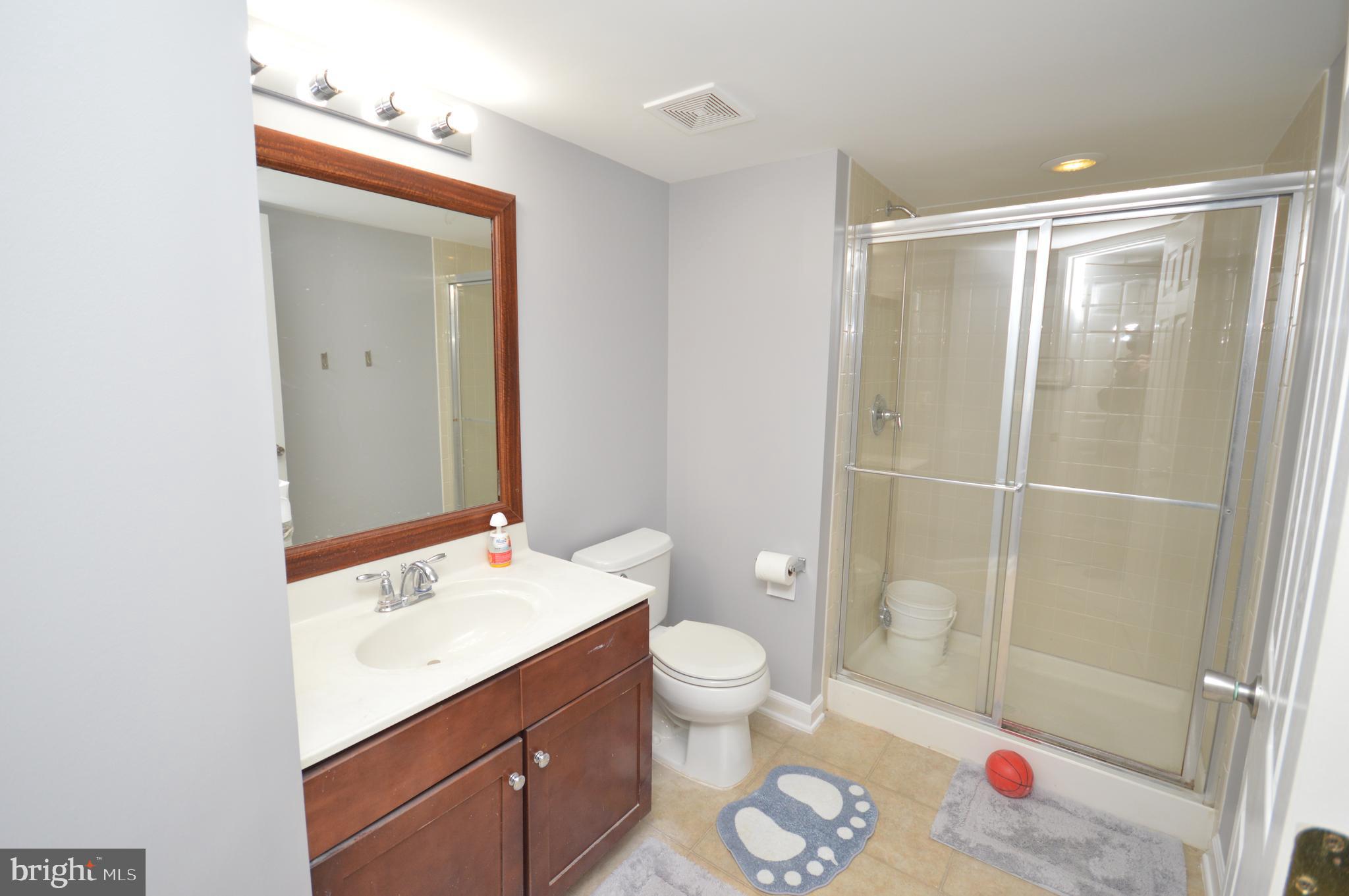 CARRIAGE HILL AT FALLS - Residential Lease