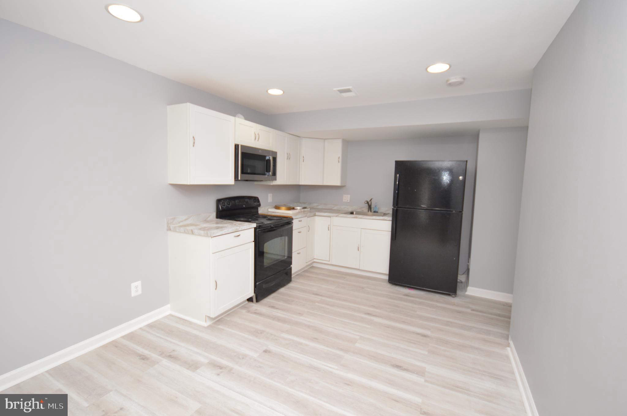 CARRIAGE HILL AT FALLS - Residential Lease