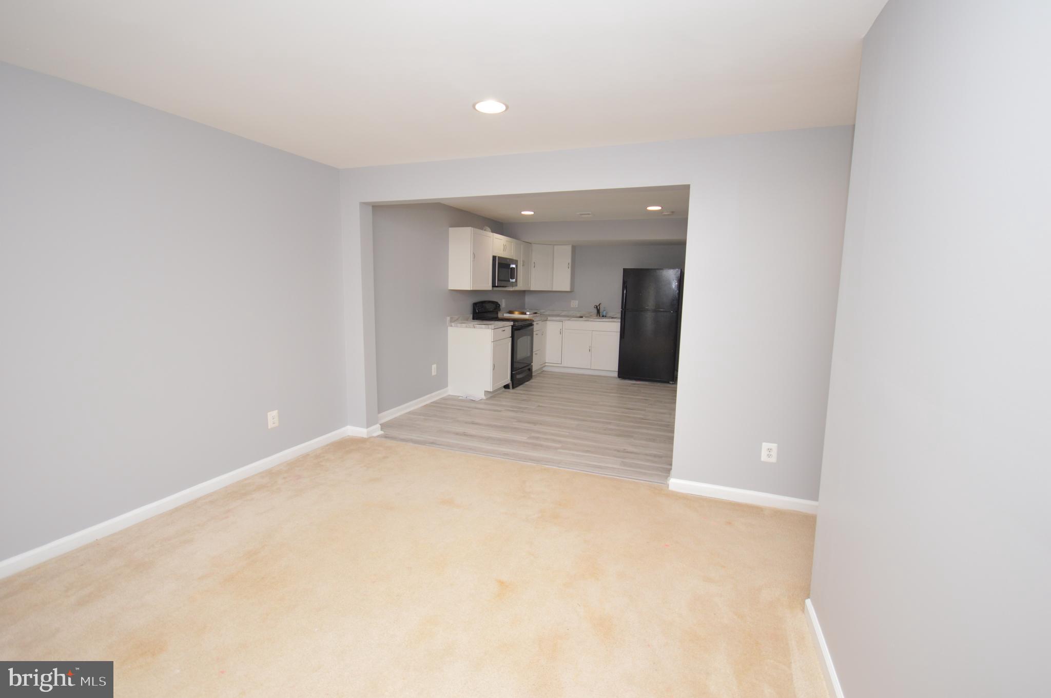 CARRIAGE HILL AT FALLS - Residential Lease