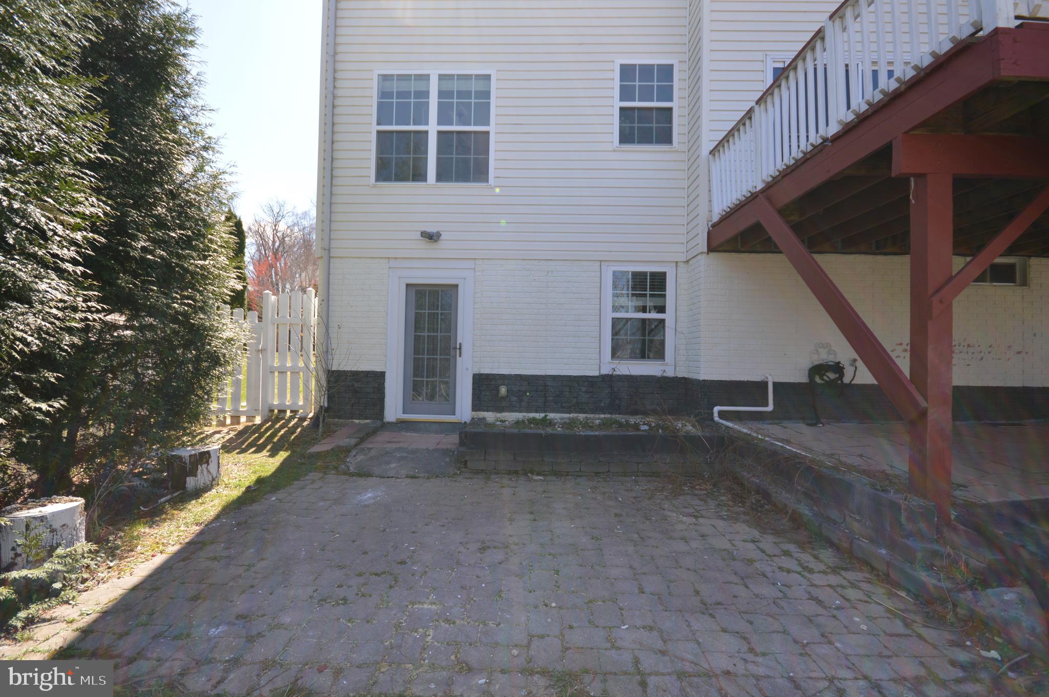 CARRIAGE HILL AT FALLS - Residential Lease