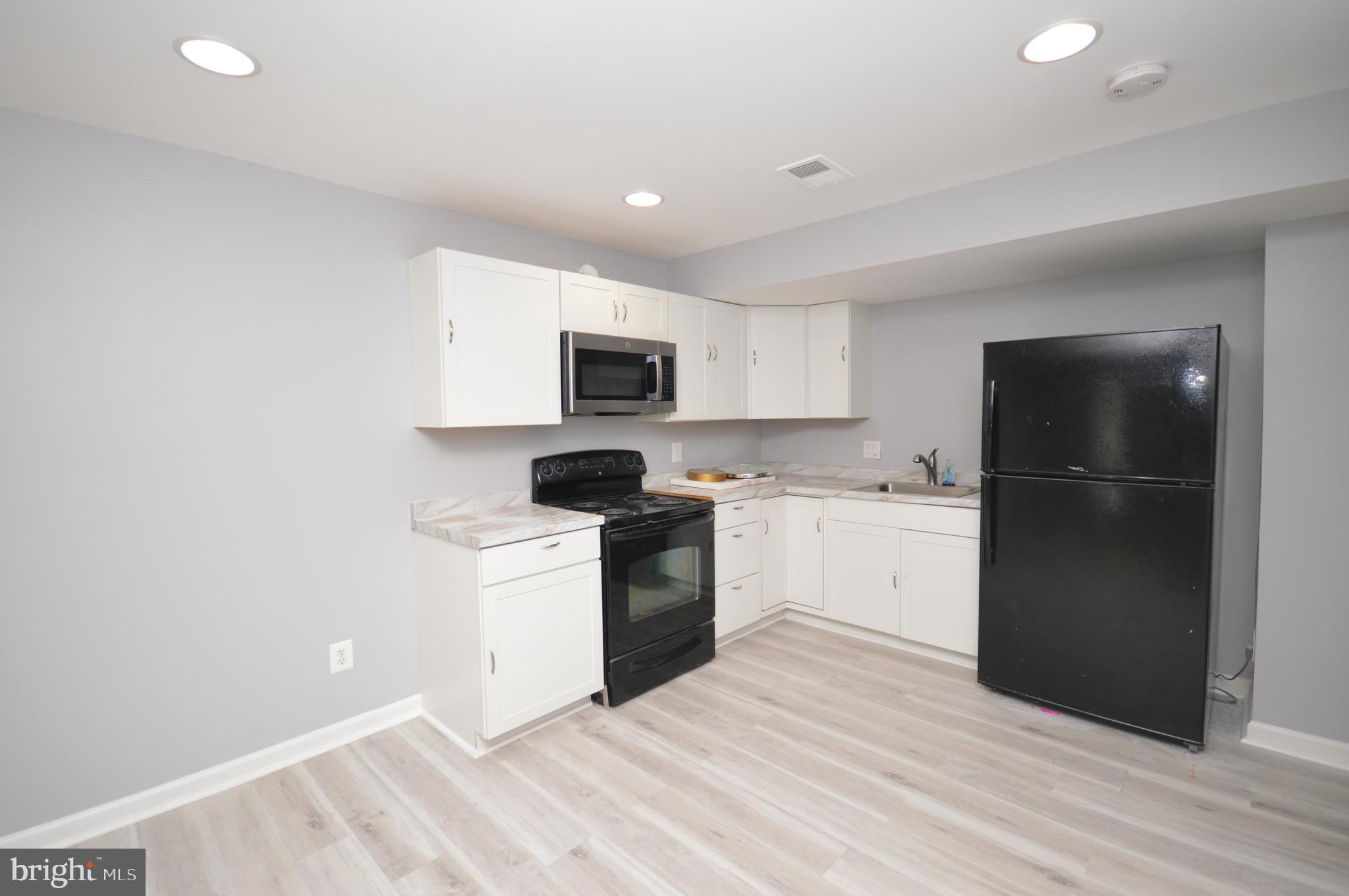 CARRIAGE HILL AT FALLS - Residential Lease