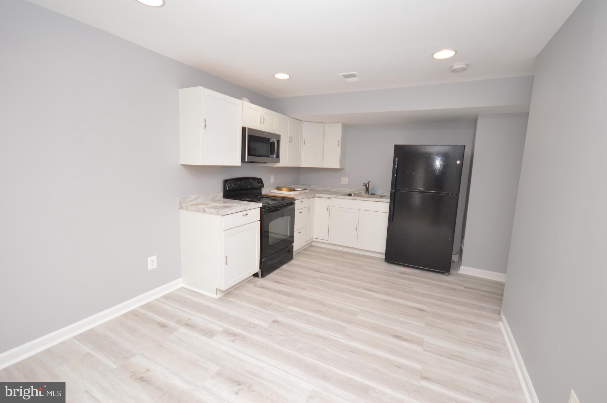 CARRIAGE HILL AT FALLS - Residential Lease