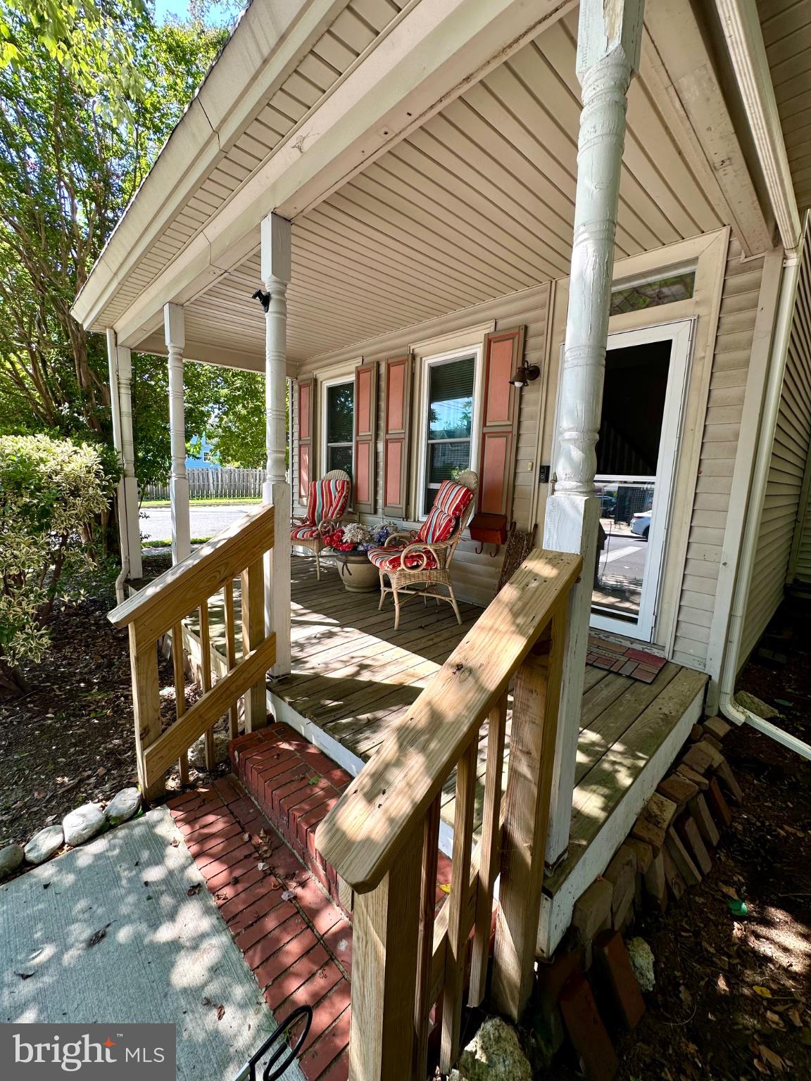 302 N BRADFORD STREET