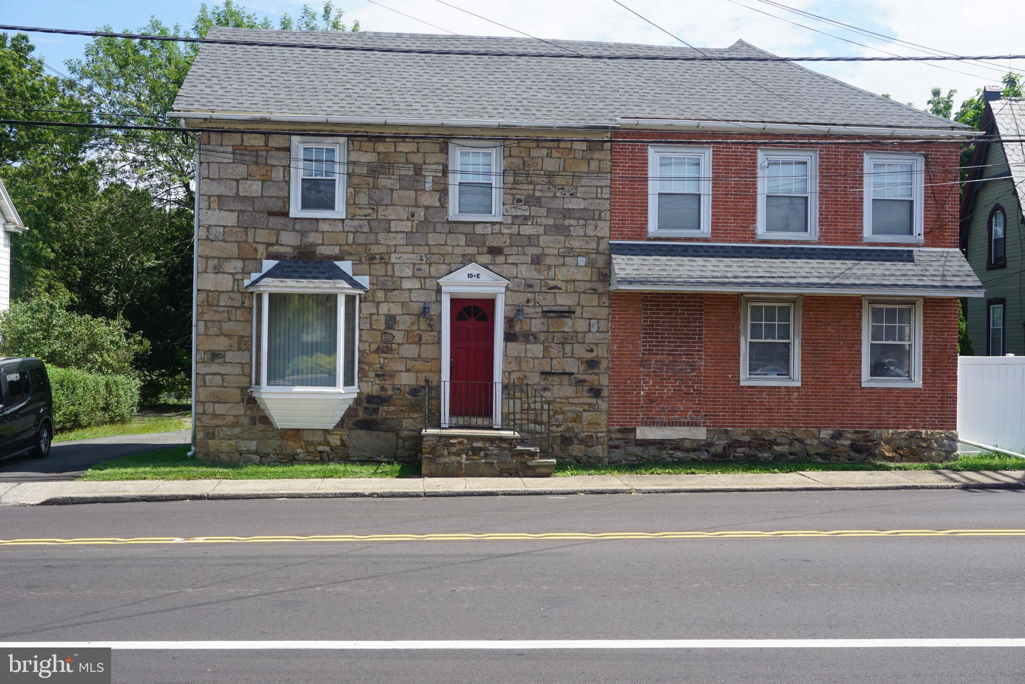 Quaint and Inviting Office/Retail space in the center of Downtown Chalfont Borough. 650 sq ft of space includes and entrance room, half bath and 2 spacious open areas. It includes signage on Butler Ave. a separate rear entrance and 4 dedicated parking spaces. The charm of an old building comes with the property.