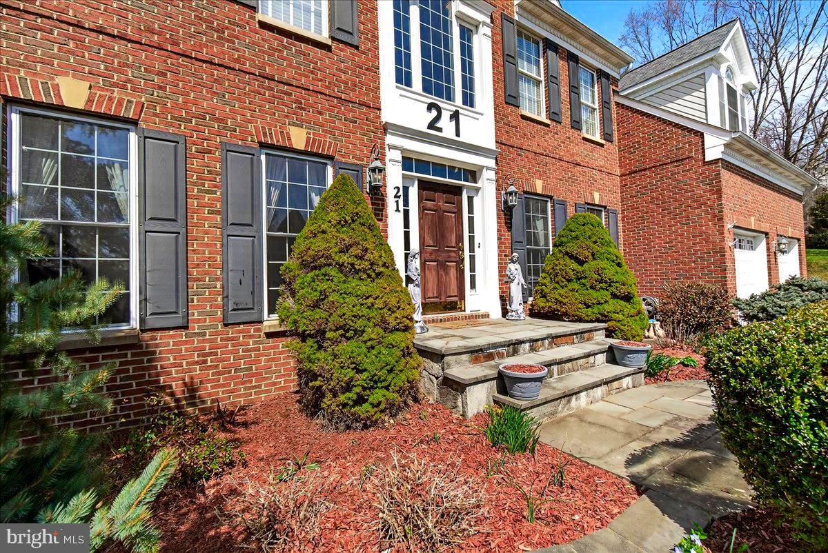 21 HACKETT COURT