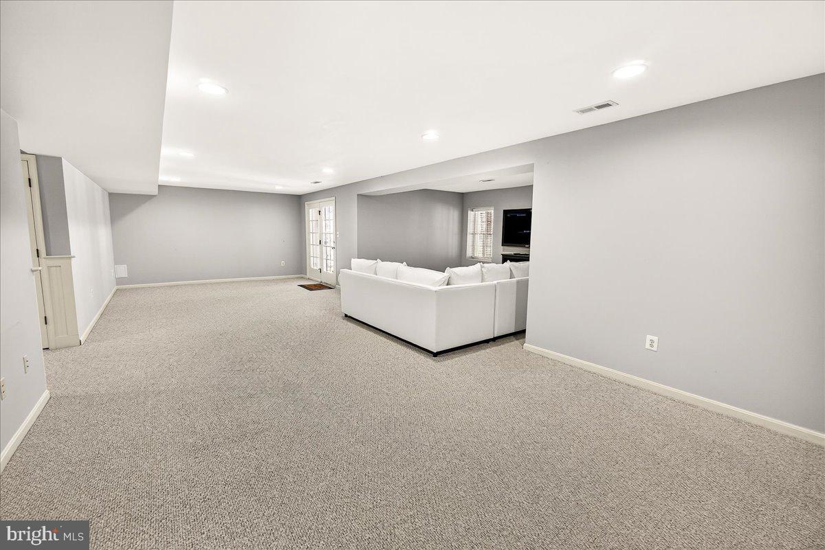 WOODS AT TAMA - Residential