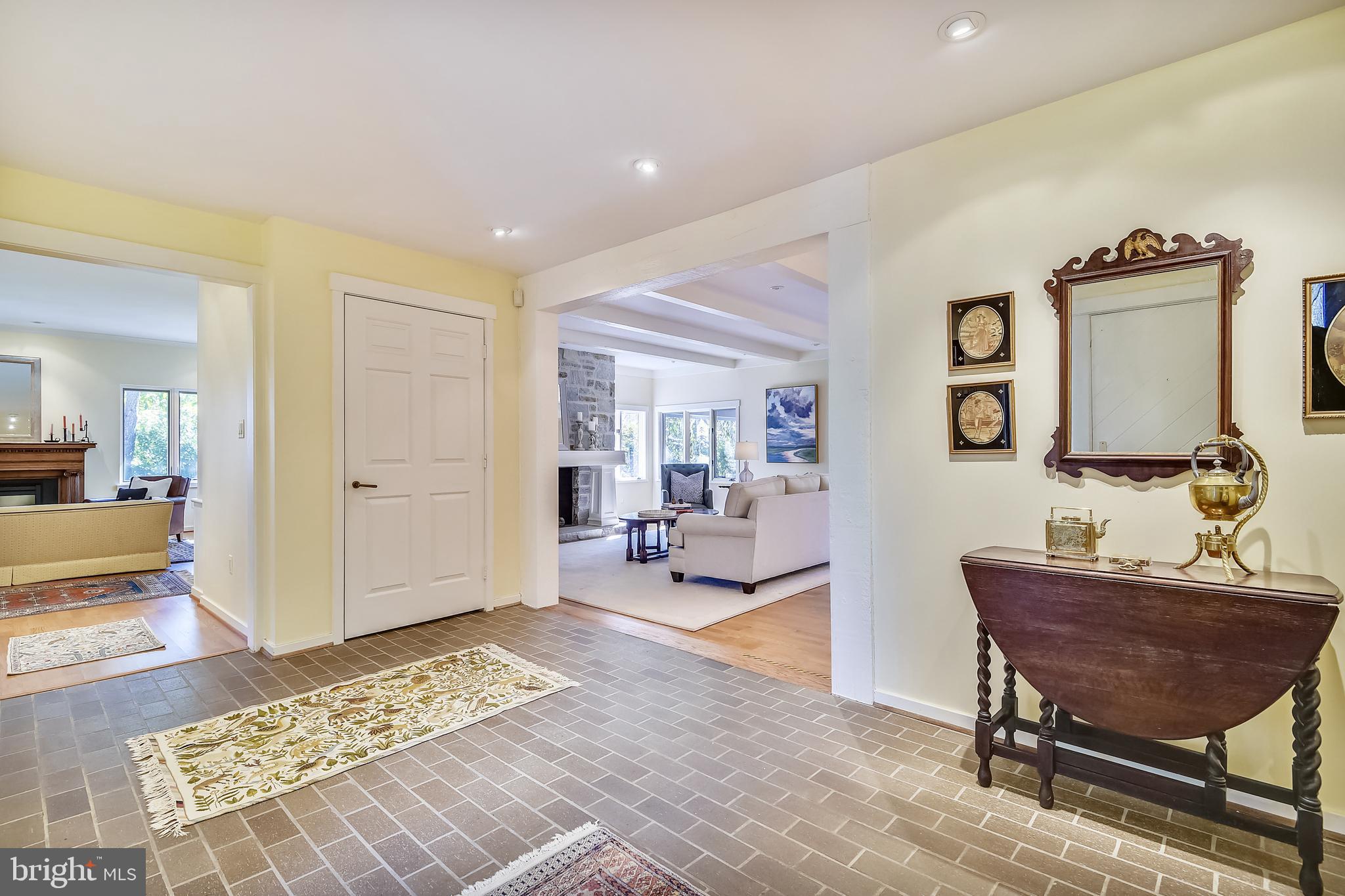 ROCKLAND - Residential