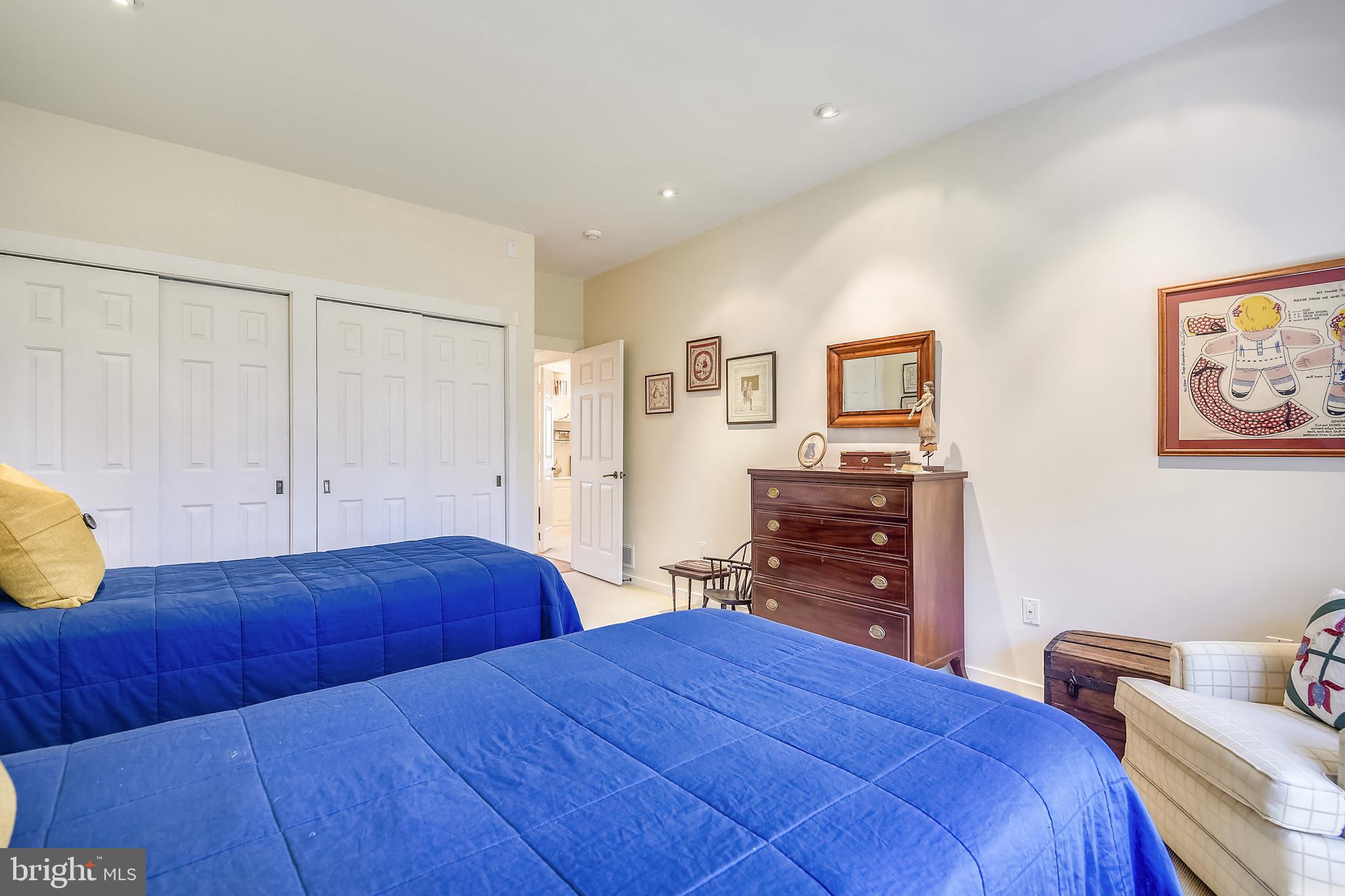 ROCKLAND - Residential