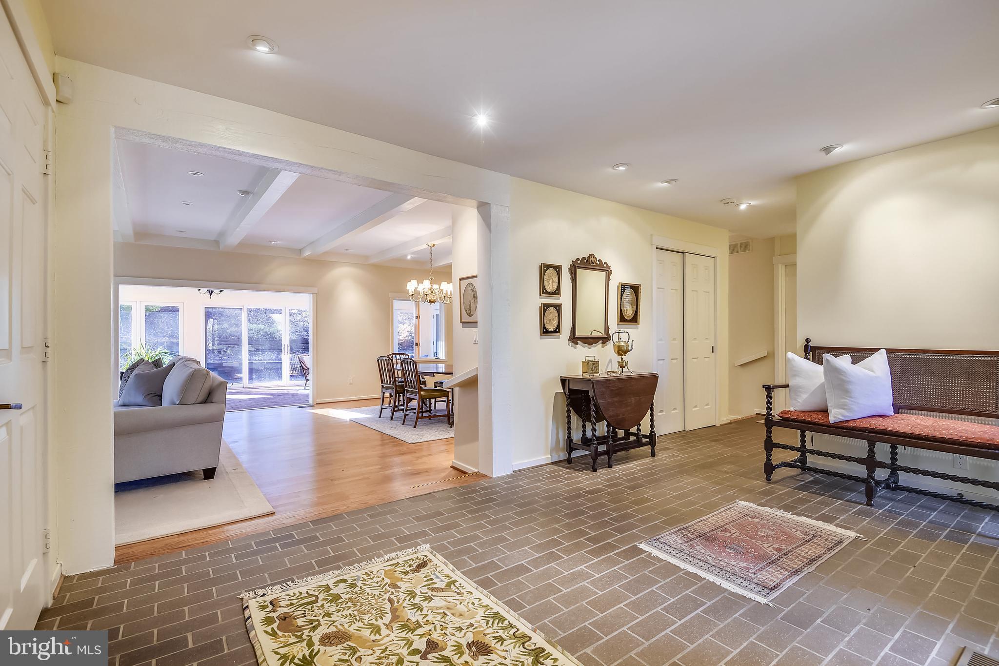 ROCKLAND - Residential