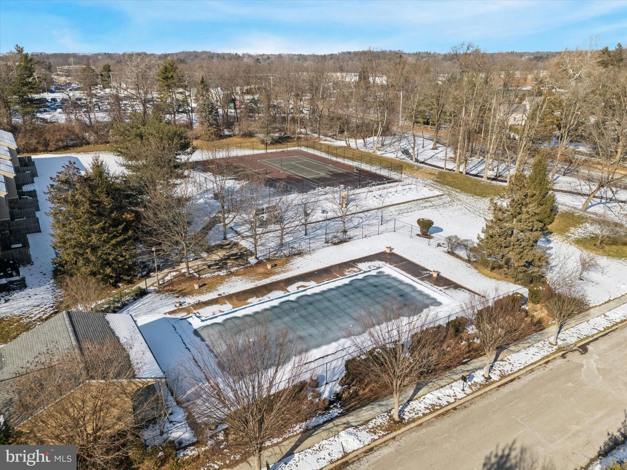 OXFORD OF BLUE BELL - Residential