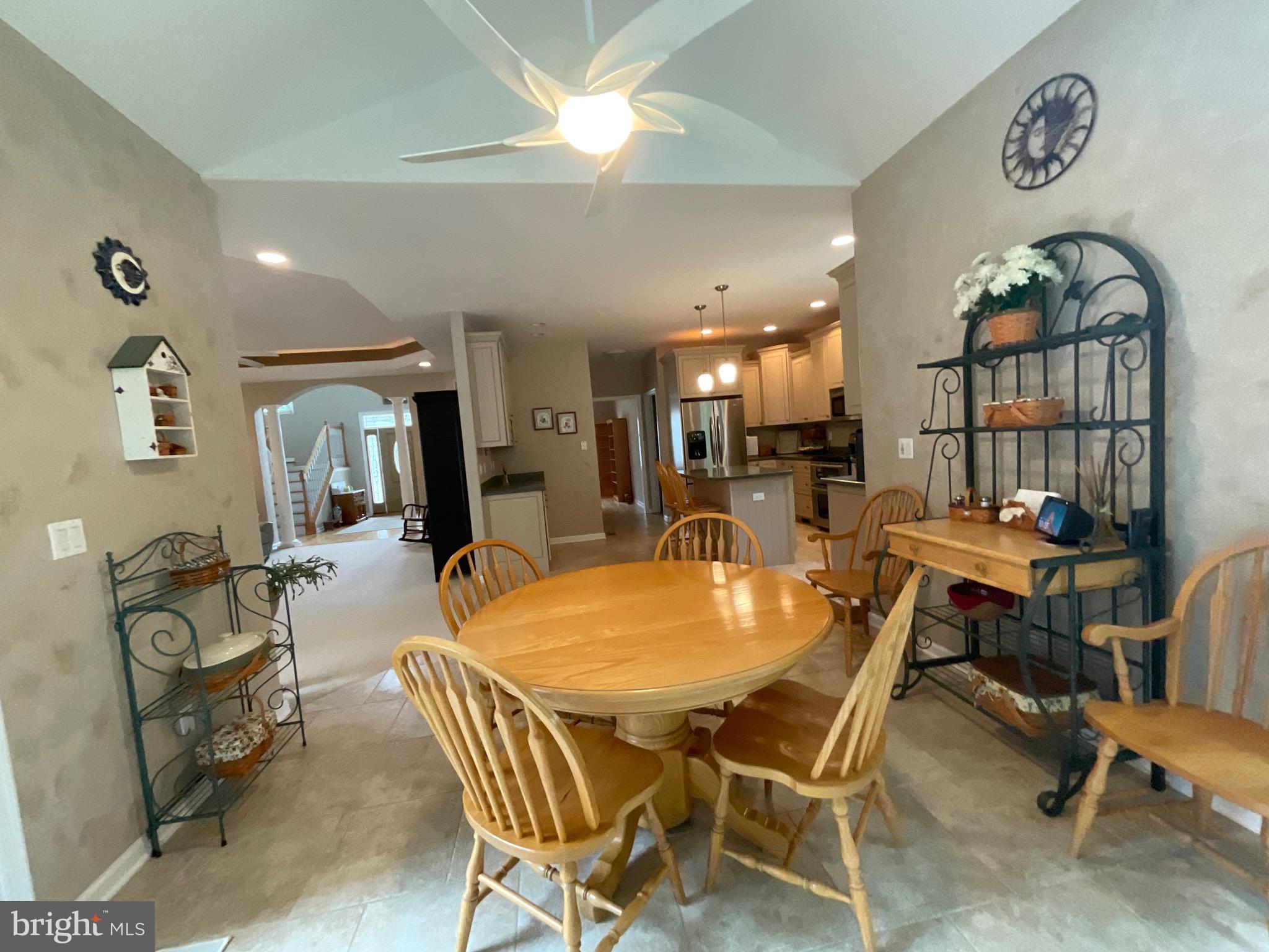 WHISPERING WOODS - Residential