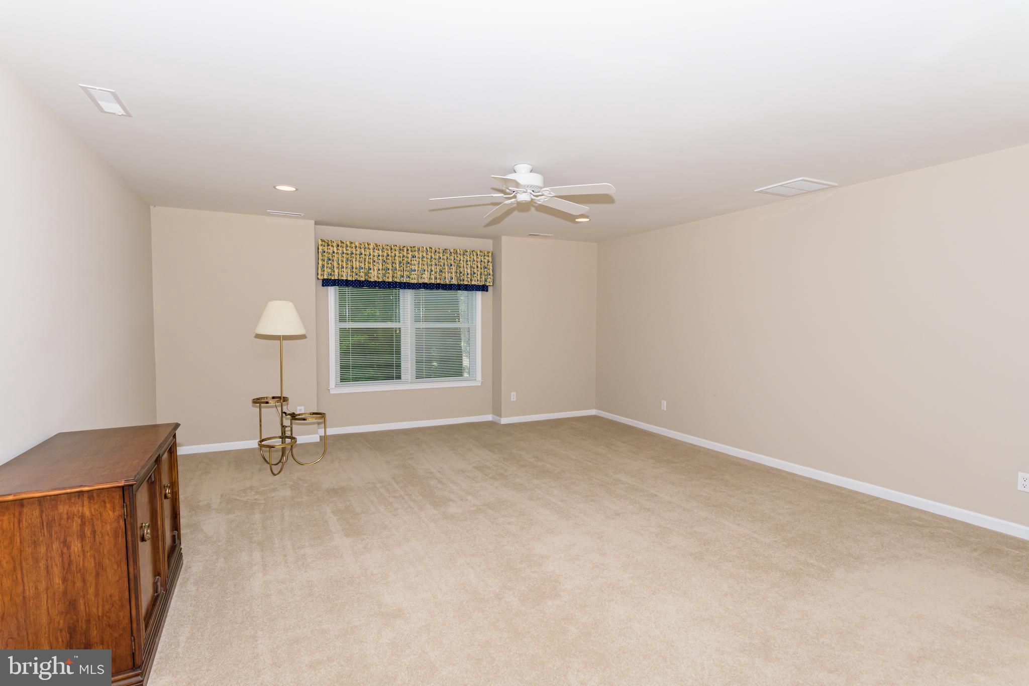 WHISPERING WOODS - Residential