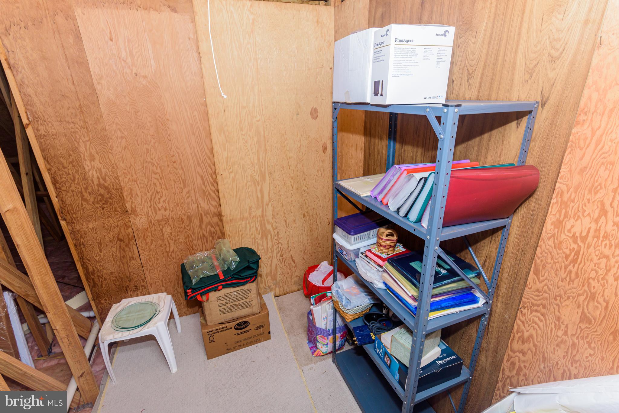 WHISPERING WOODS - Residential