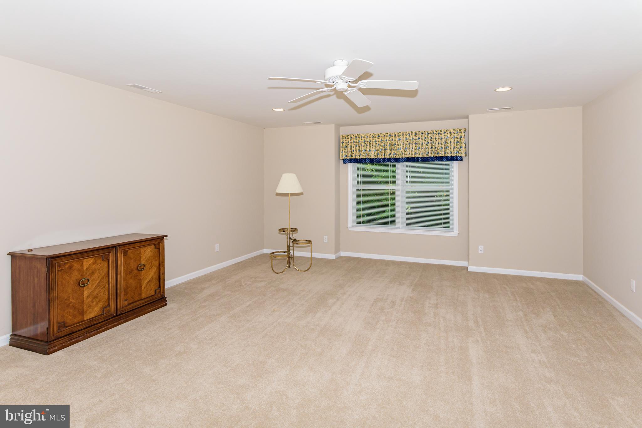 WHISPERING WOODS - Residential