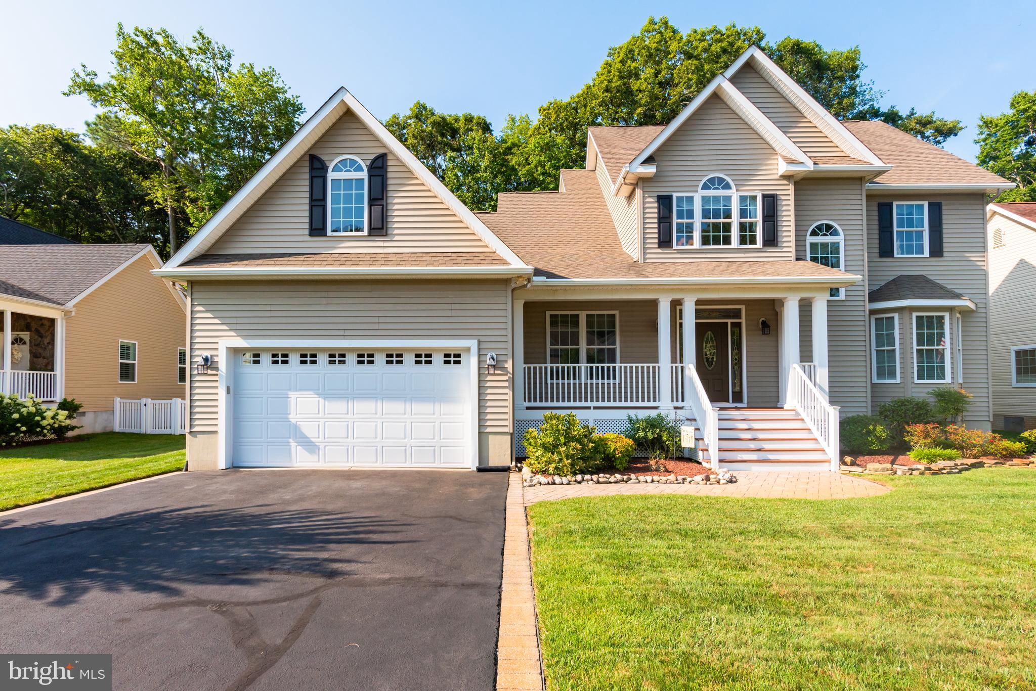 WHISPERING WOODS - Residential