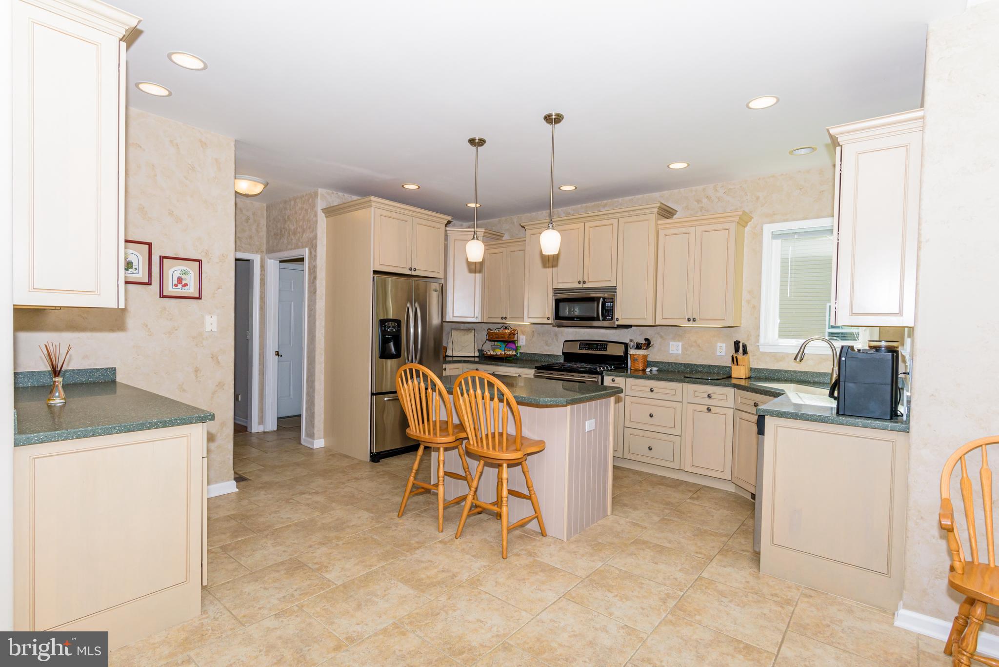 WHISPERING WOODS - Residential