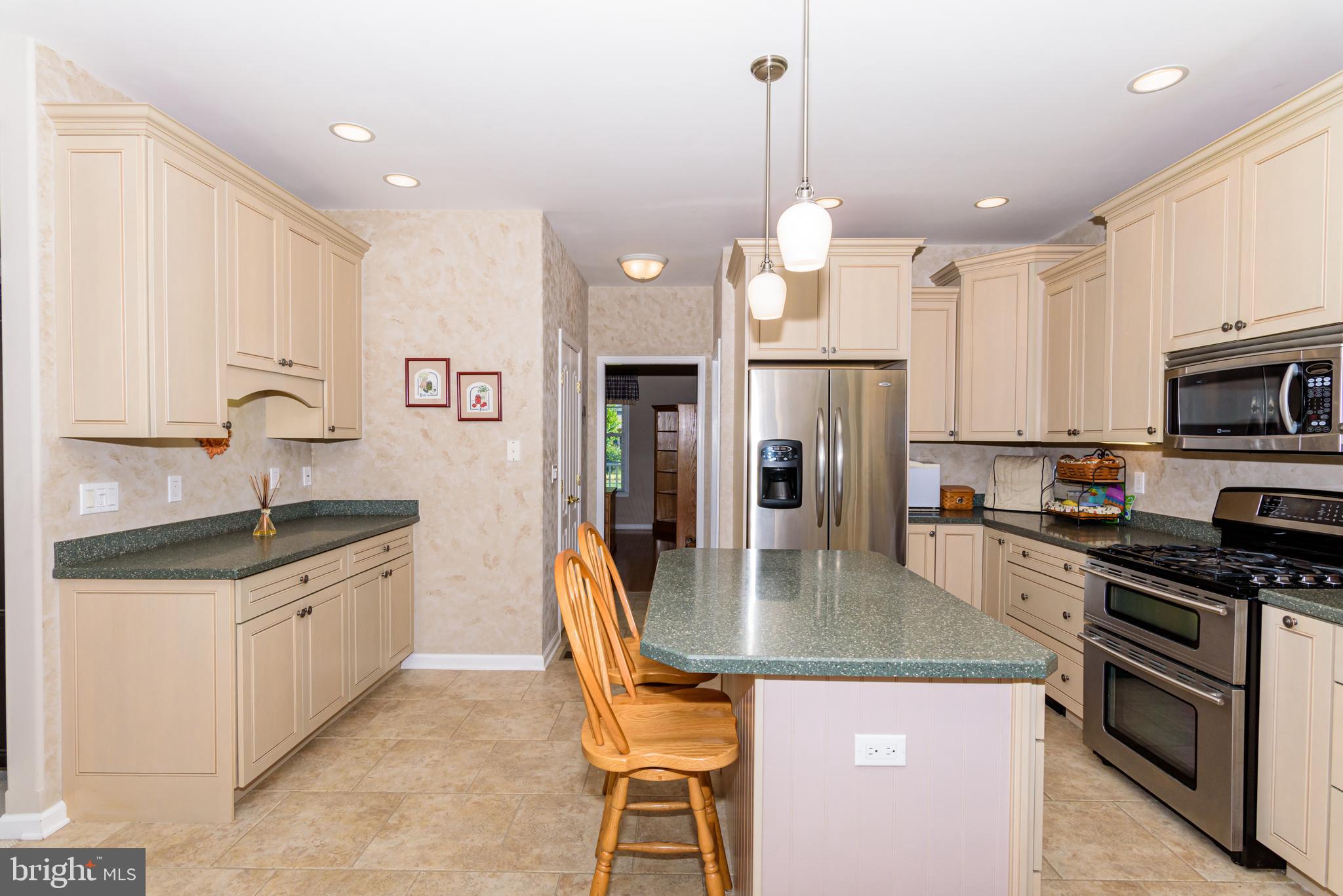 WHISPERING WOODS - Residential