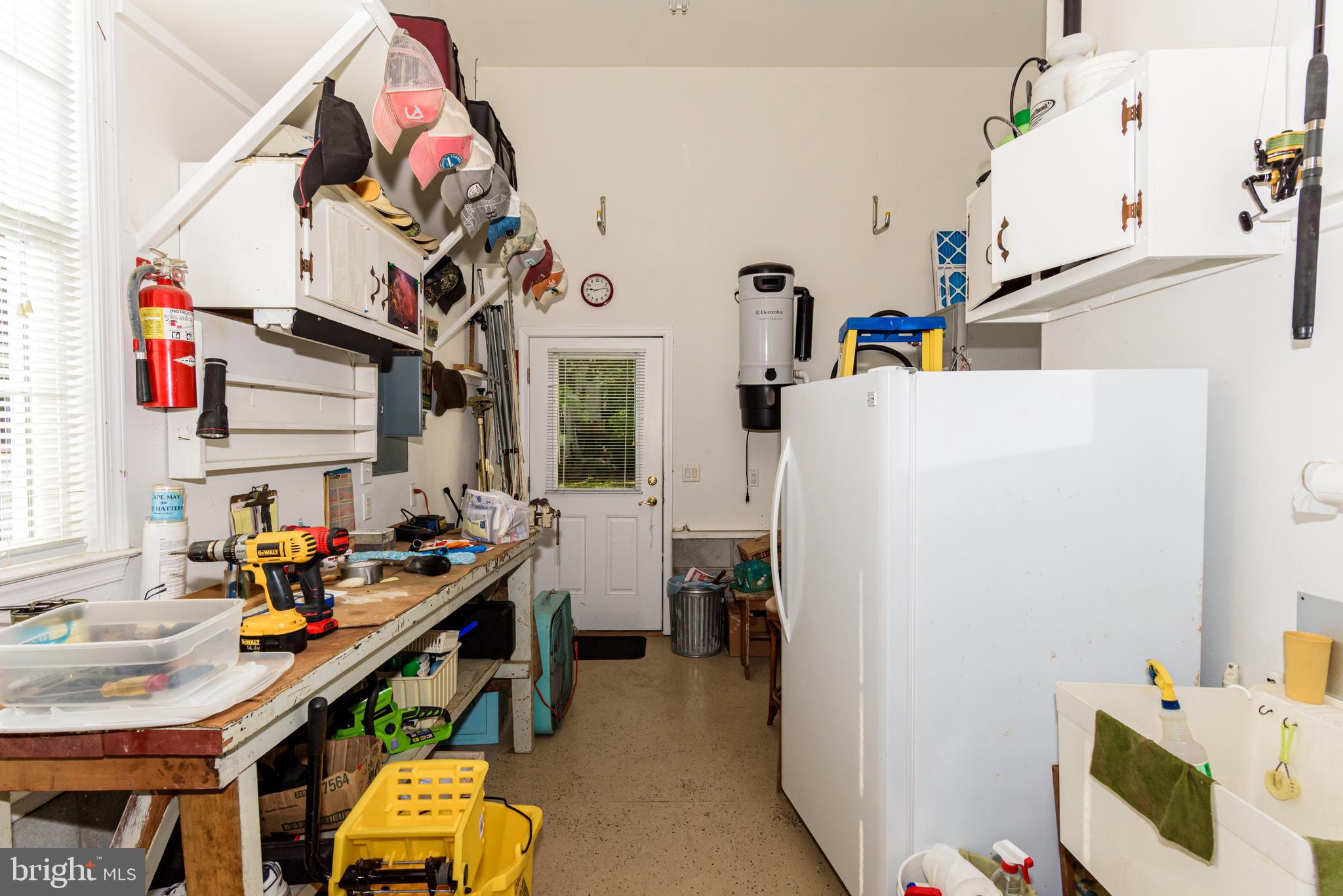 WHISPERING WOODS - Residential