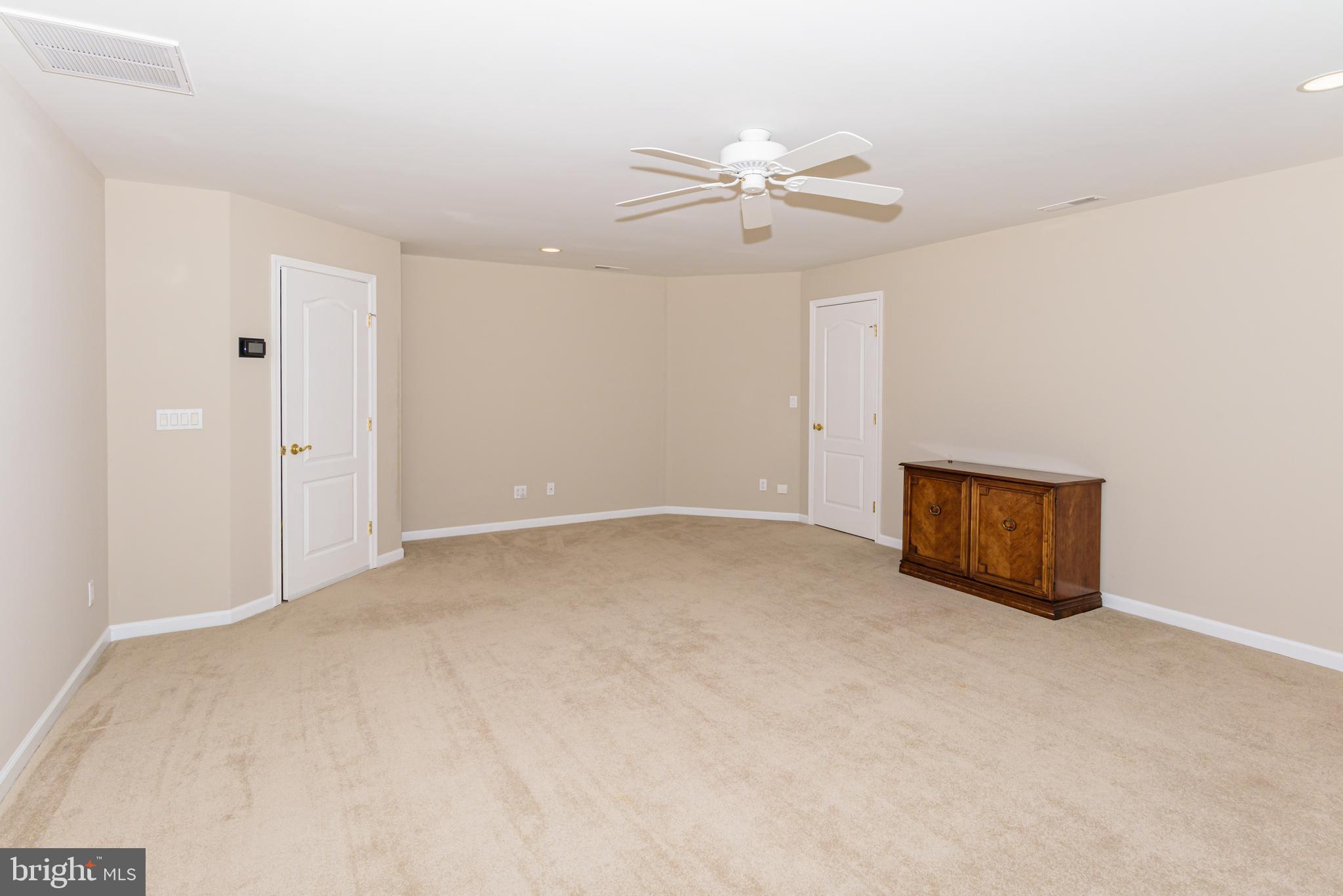 WHISPERING WOODS - Residential