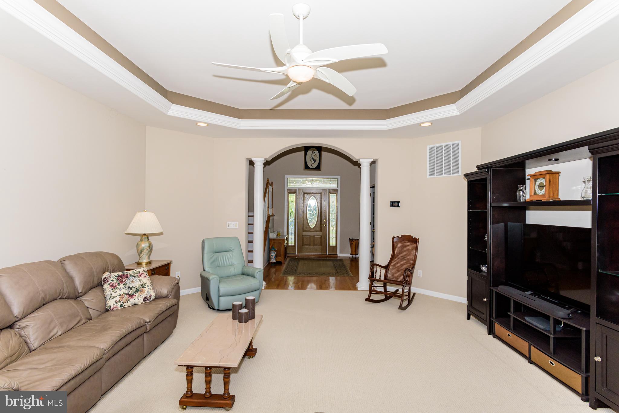 WHISPERING WOODS - Residential