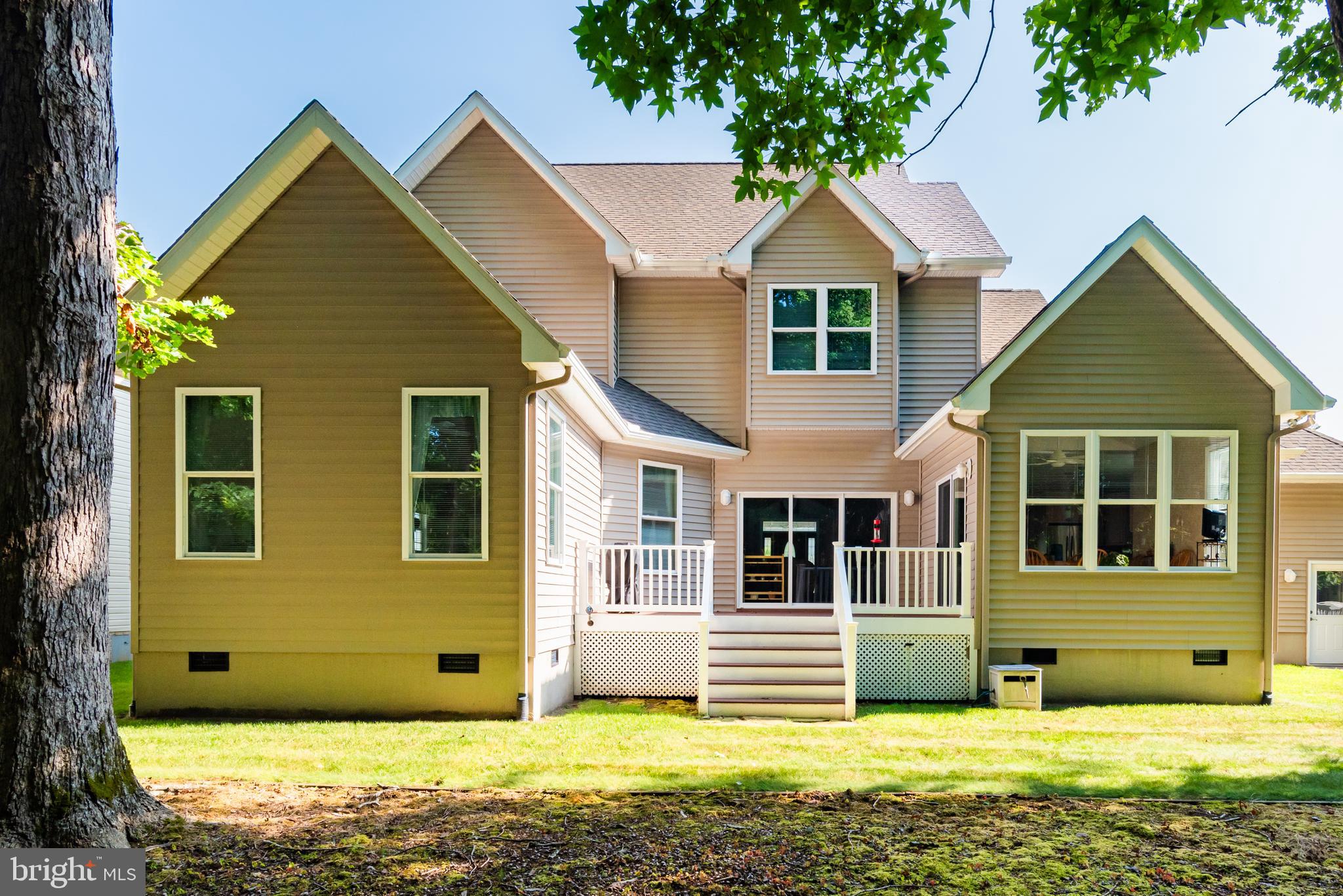 WHISPERING WOODS - Residential