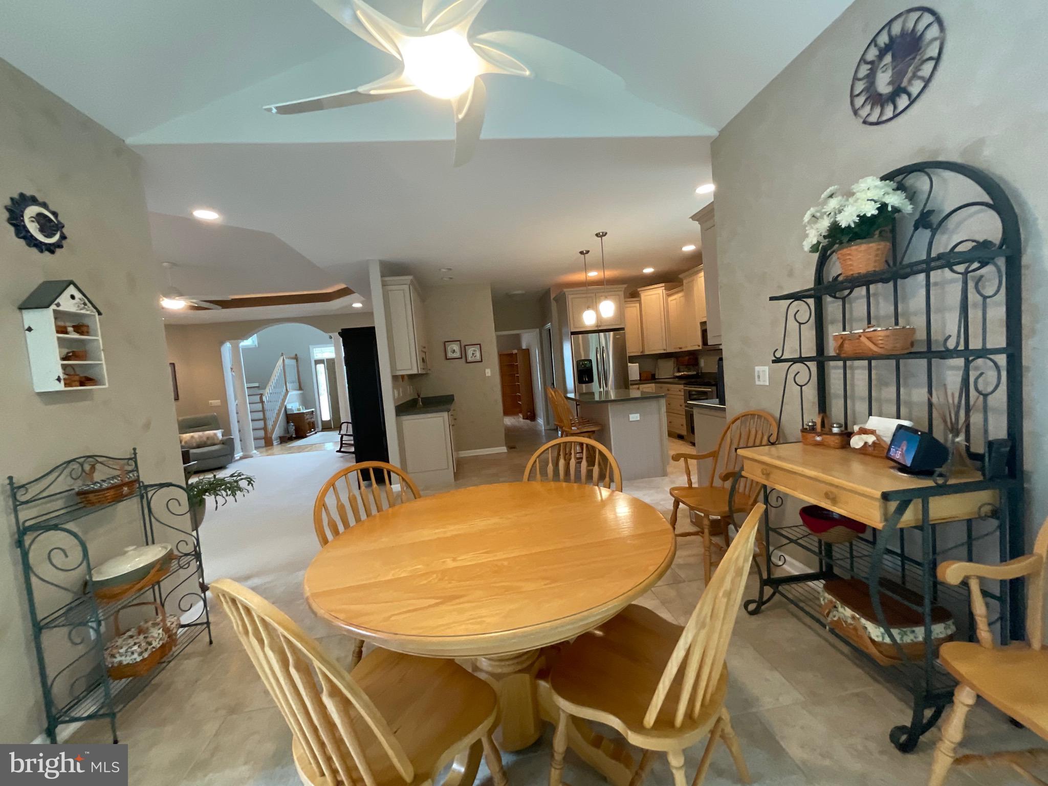 WHISPERING WOODS - Residential