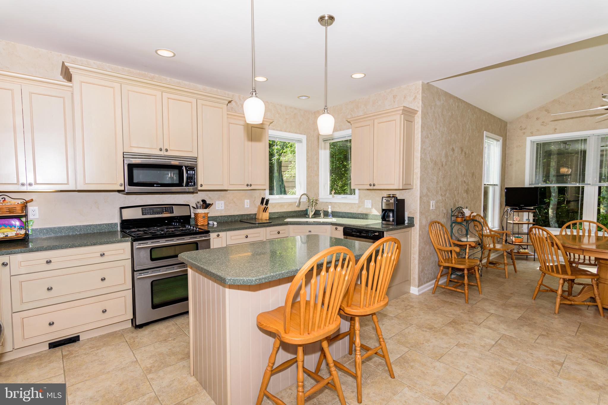 WHISPERING WOODS - Residential