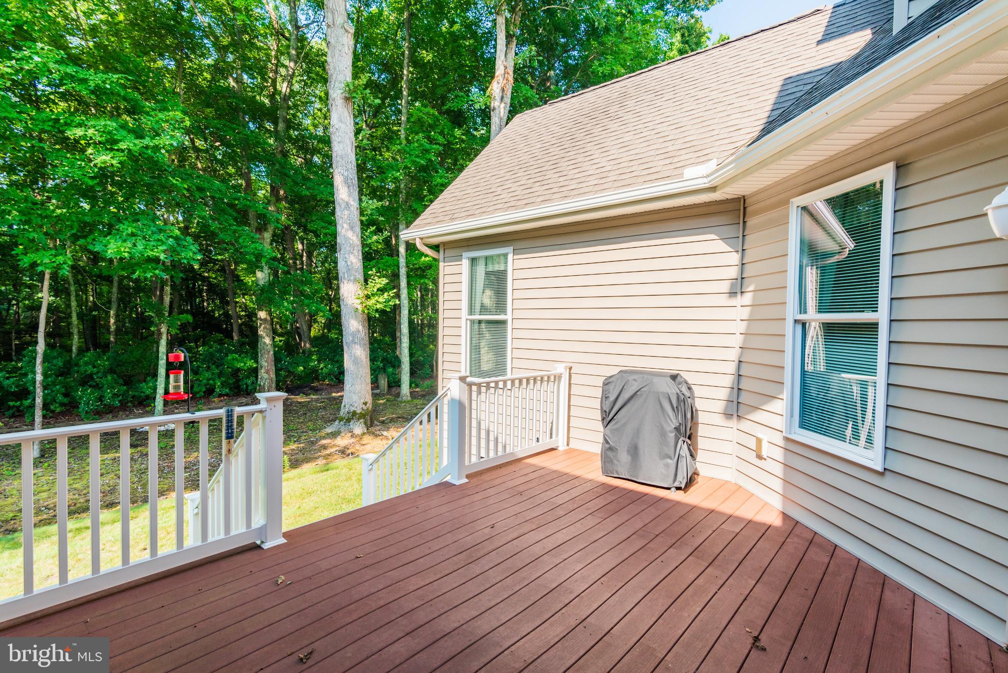 WHISPERING WOODS - Residential